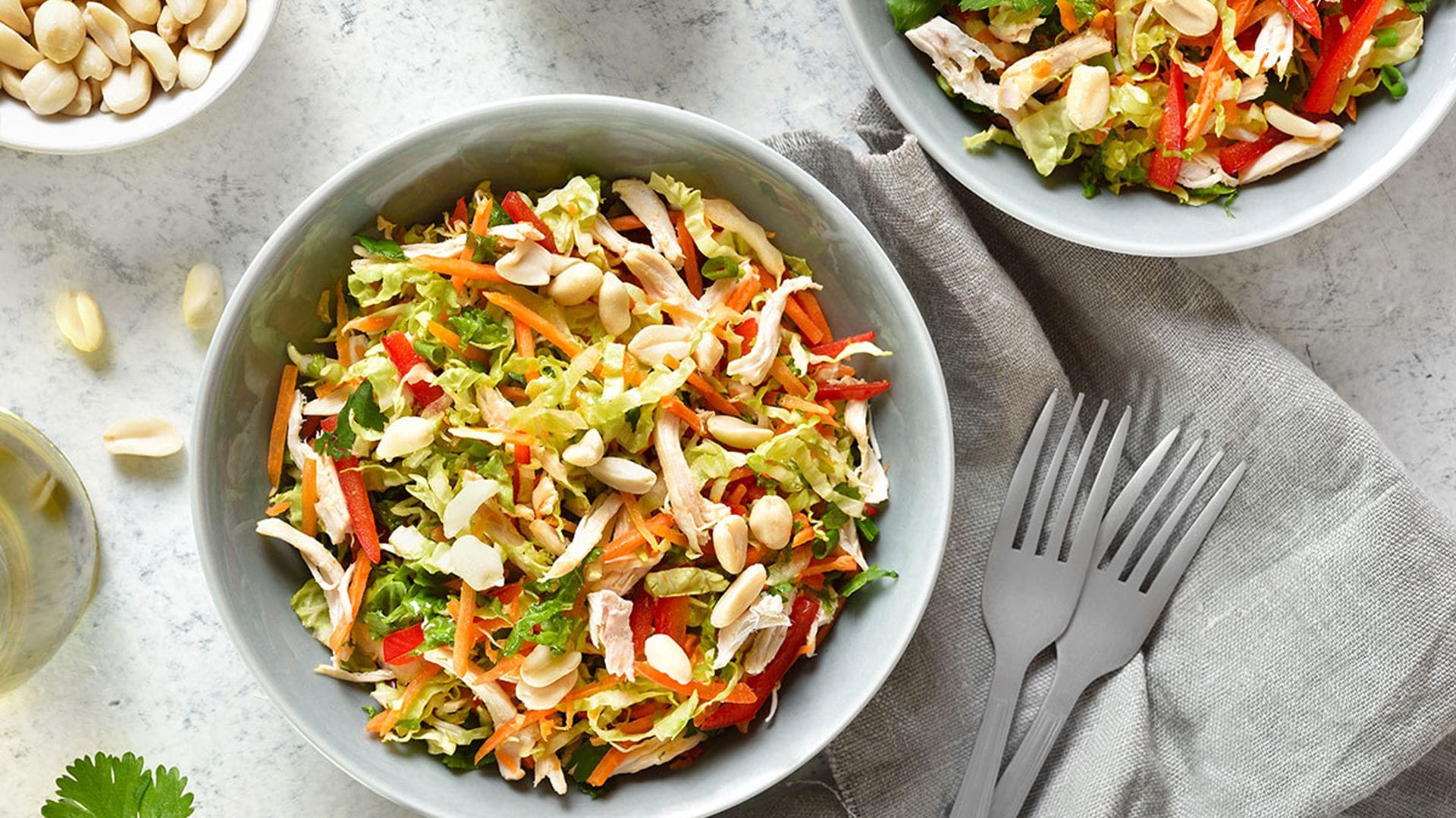 Ensalada de pollo con toque 'thai'