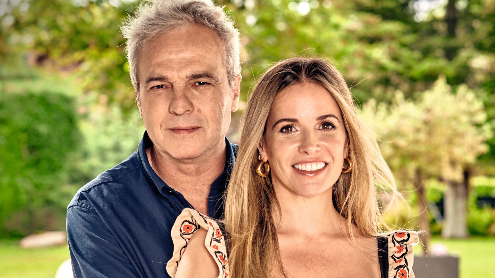 Posado de David Summers y Christine Cambeiro en su casa de Madrid