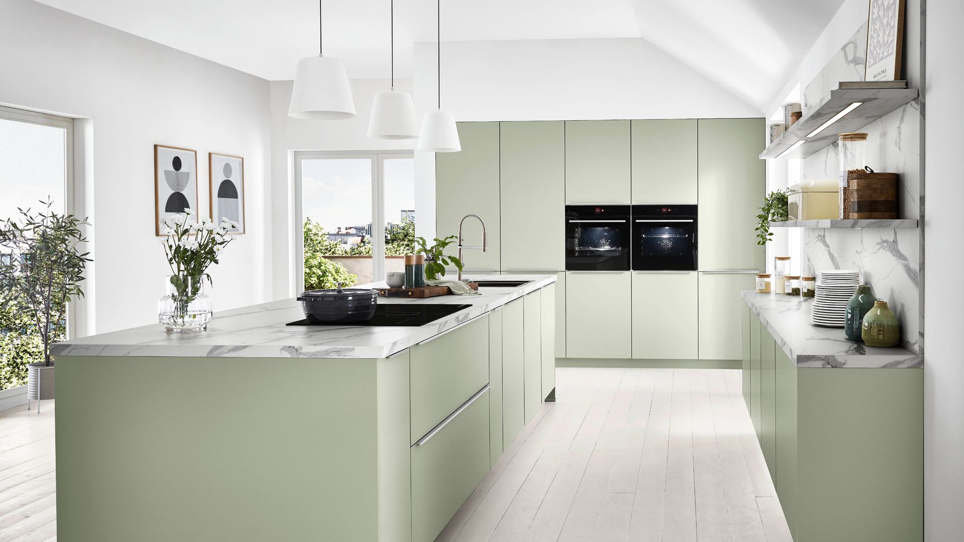 Cocina con muebles de color verde claro