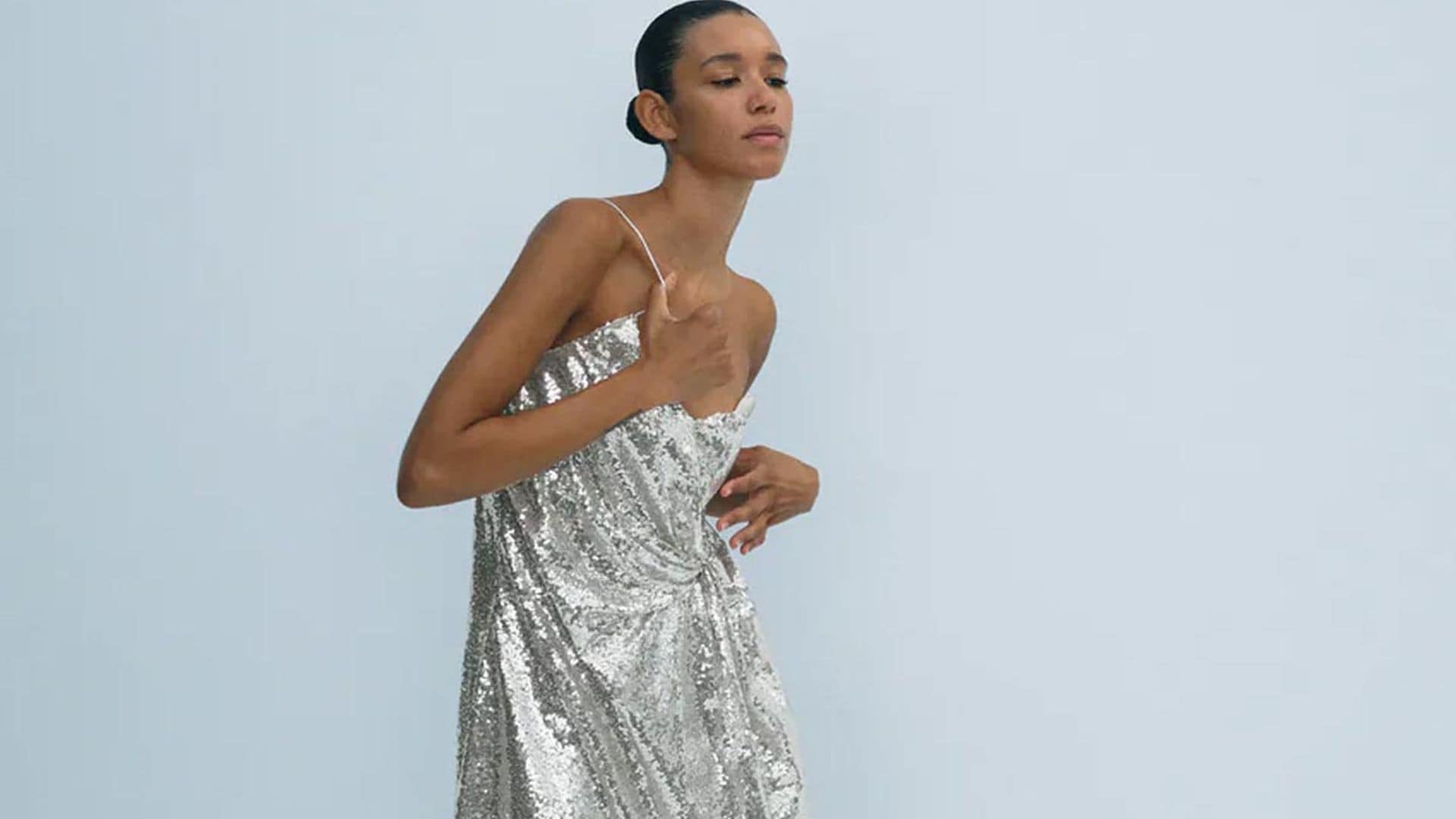 Zara versiona el vestido de lentejuelas más famoso de Kate Moss y Naomi Campbell en los 90