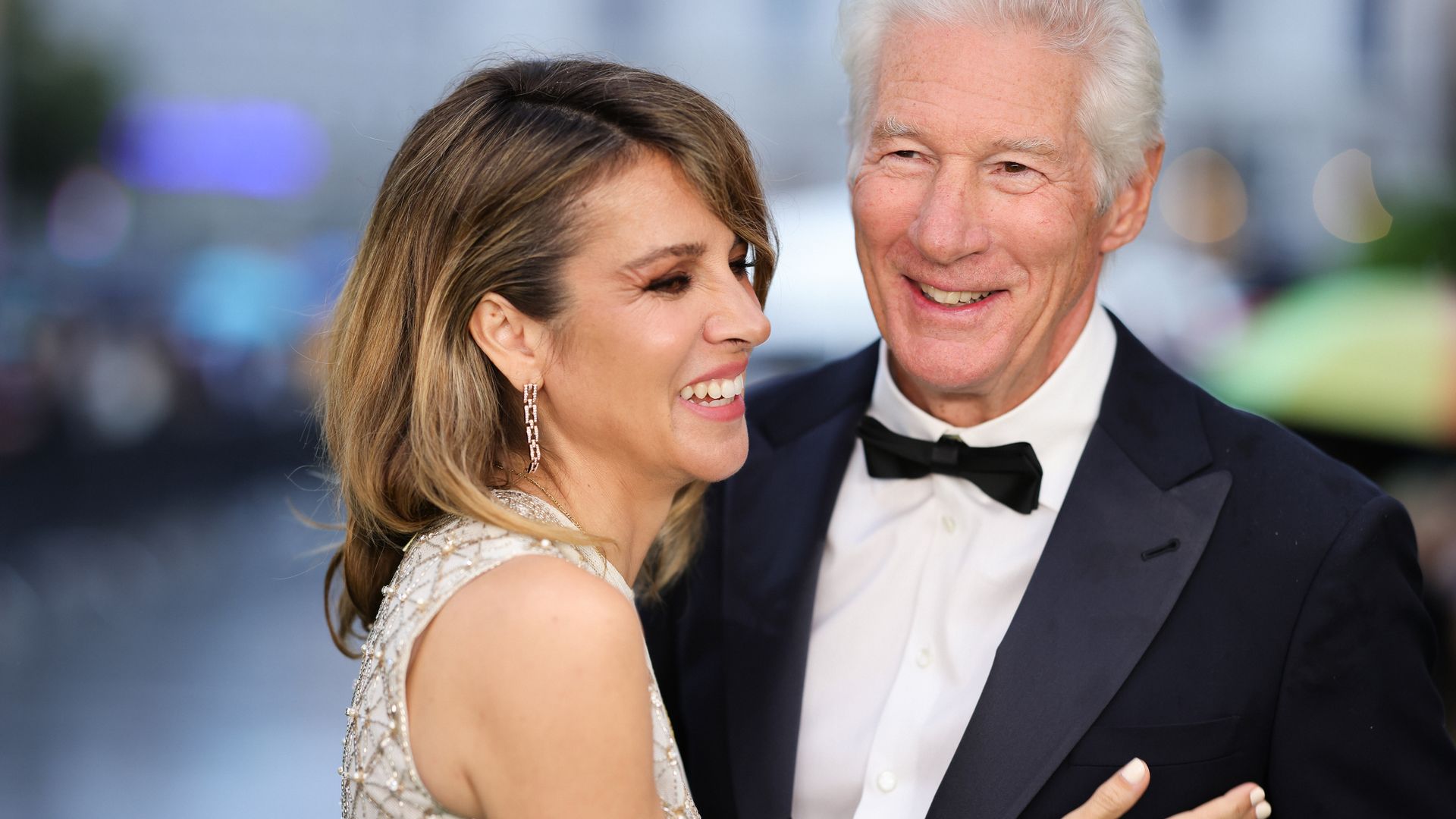 Plano medio de Alejandra y Richard Gere en el Zurich Film Festival