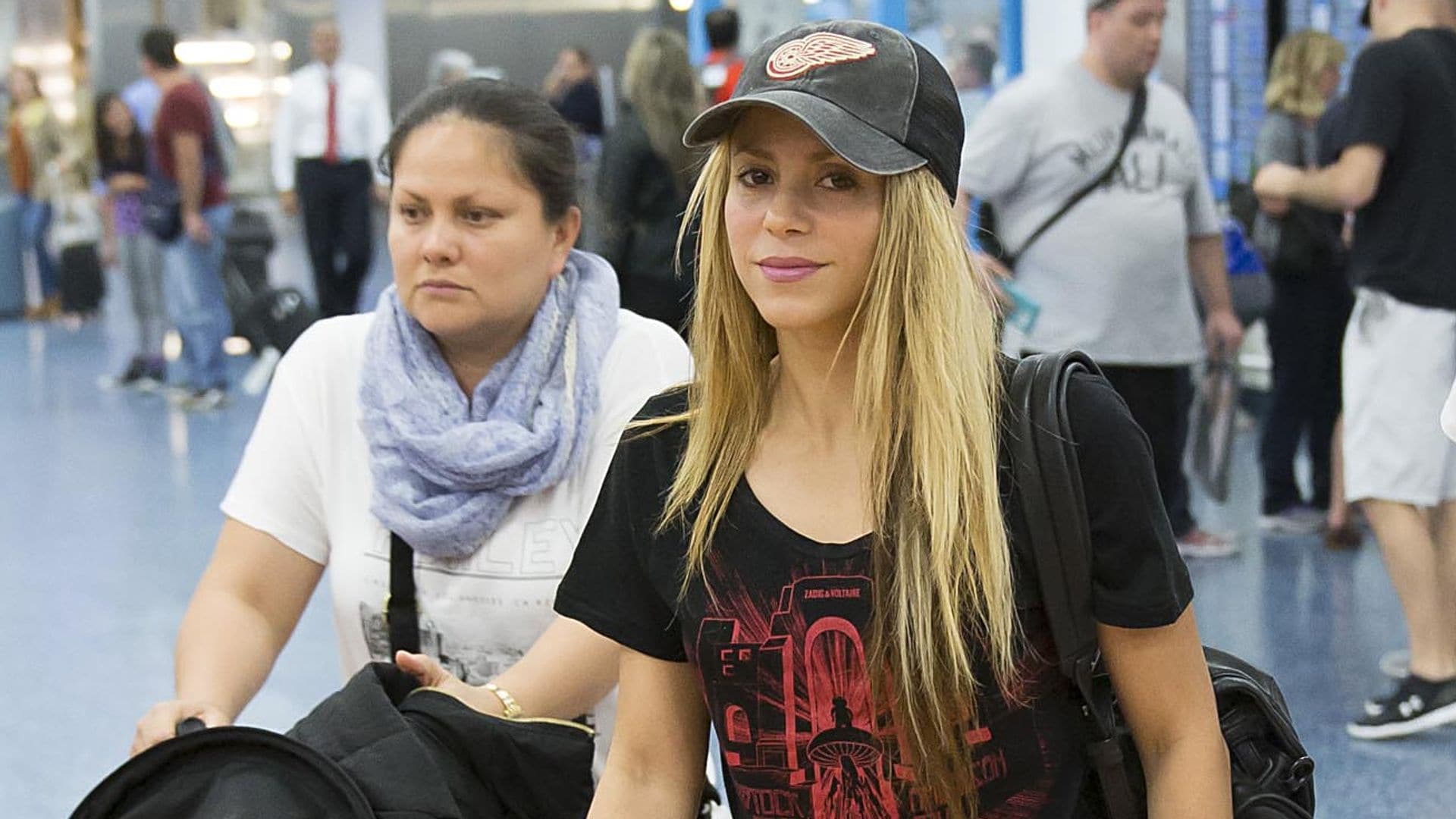 Shakira invita a la niñera de sus hijos al escenario y lanza una indirecta a Gerard Piqué