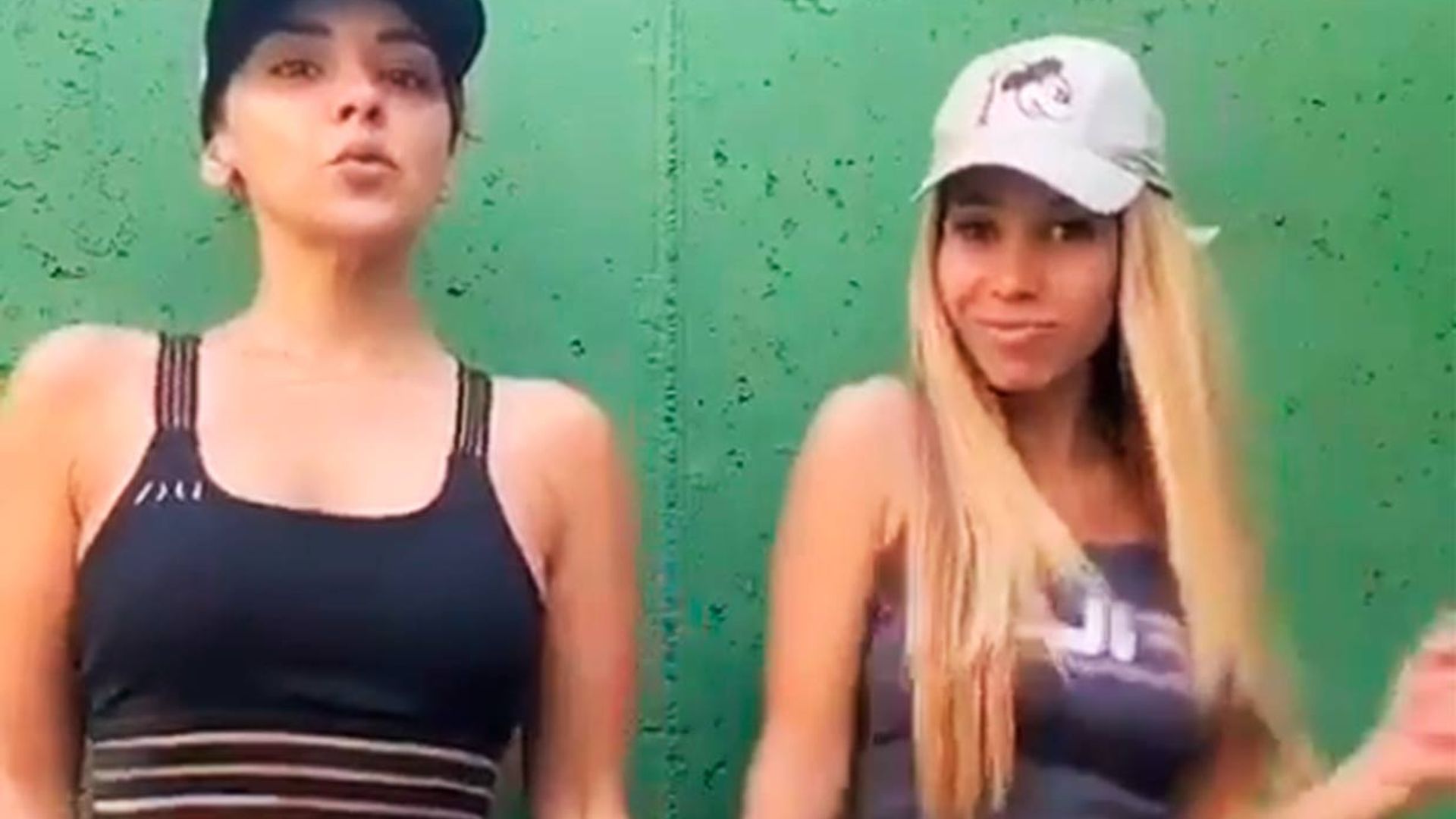 El divertido baile con el que Natalia ha 'obligado' a Chenoa a 'modernizarse'