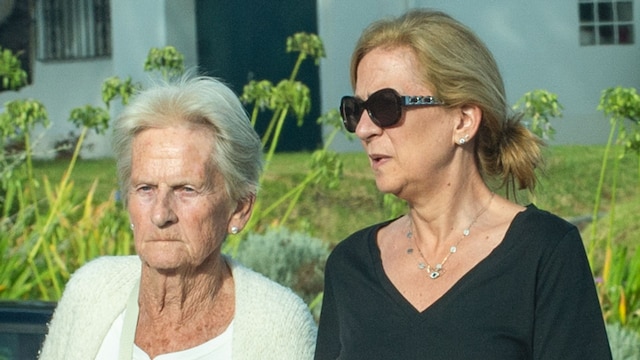 La Infanta Cristina disfruta de un paseo junto a Claire Liebaert