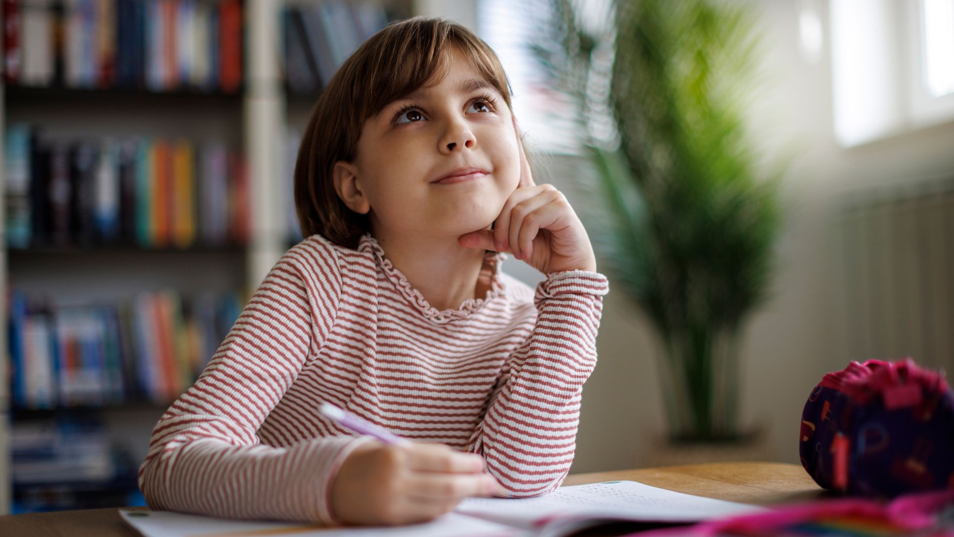 Niña con déficit de atención