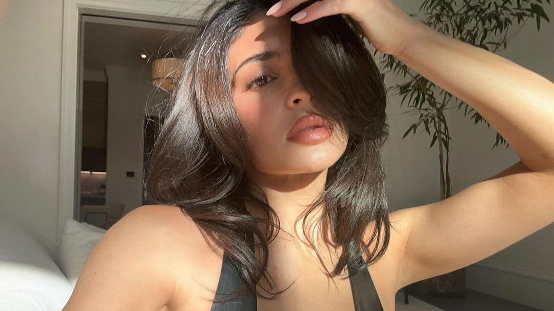 La sencilla rutina de maquillaje de Kylie Jenner para lucir perfecta todo el día