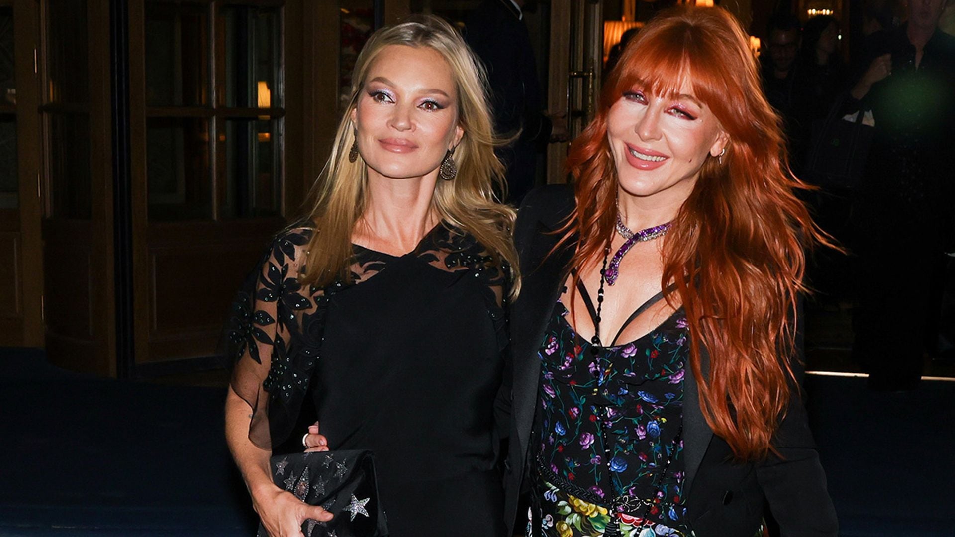 El look de invitada de Kate Moss es nuestra mejor inspiración si quieres llevar plataformas