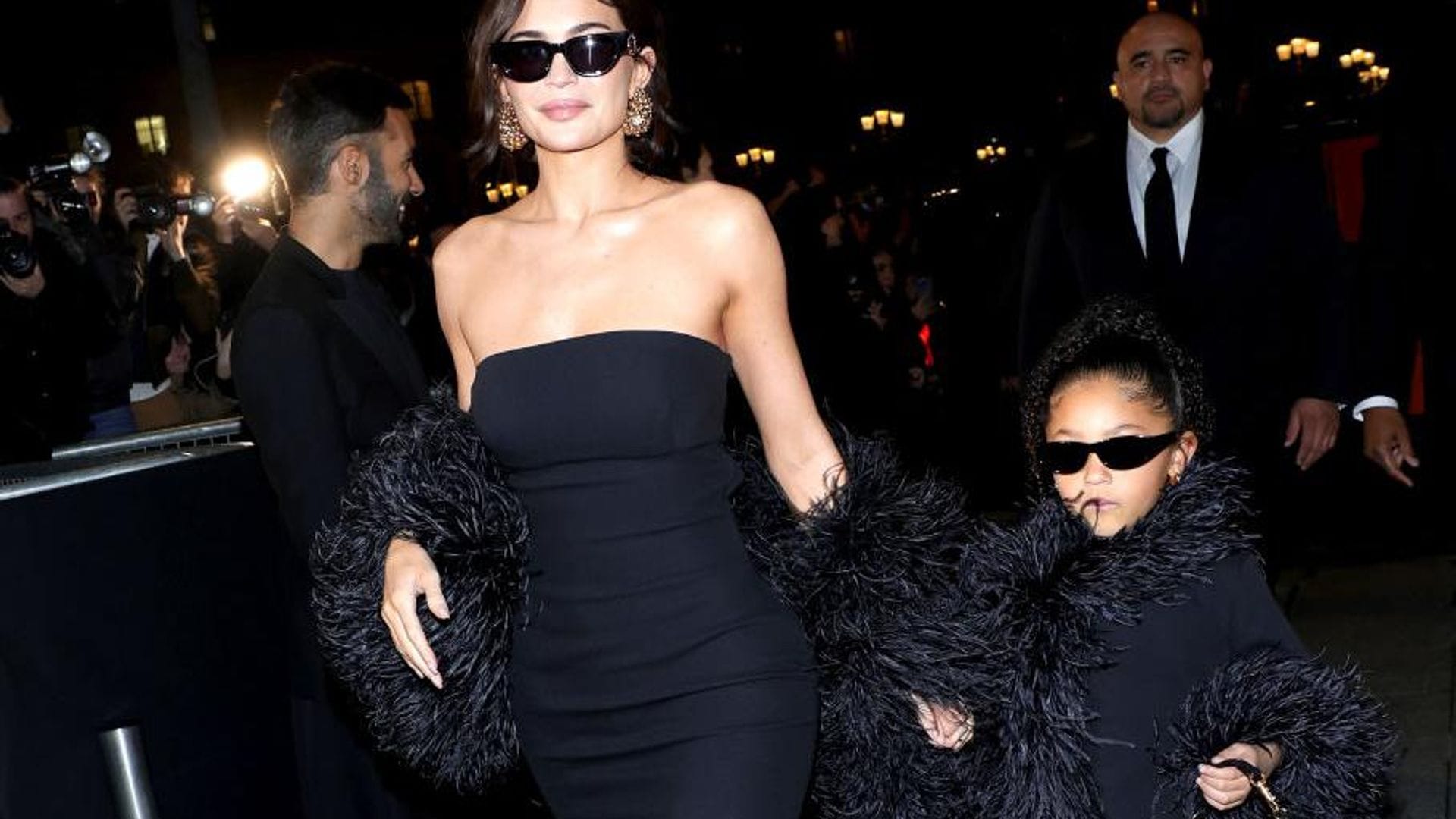 El ‘matching look’ de Kylie Jenner y Stormi durante el desfile de Valentino