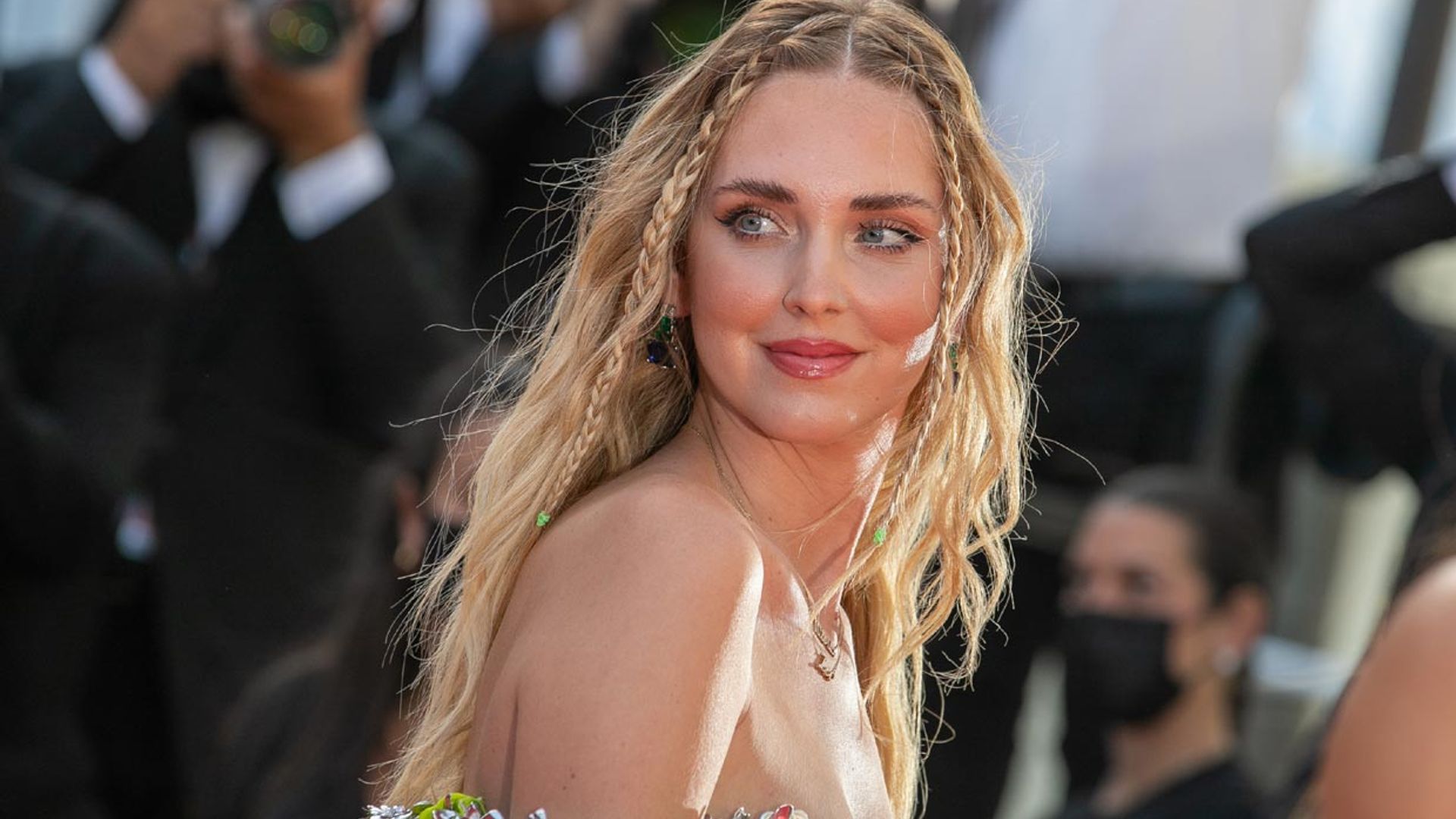 Chiara Ferragni elige el peinado fácil favorito de las 'celebrities' españolas en la alfombra roja