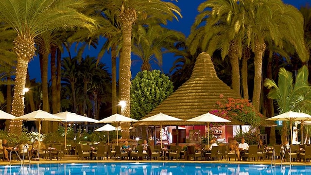 Seaside Palm Beach hotel  Poolbar_t