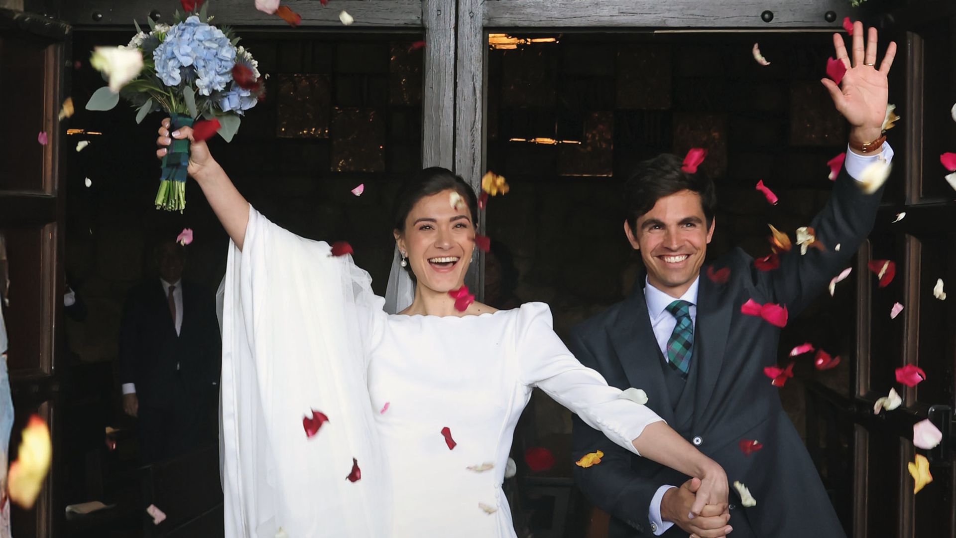 Las imágenes no vistas de la boda de Natalia Butragueño: de la emoción de su padre a las invitadas más elegantes y el guiño al Real Madrid 