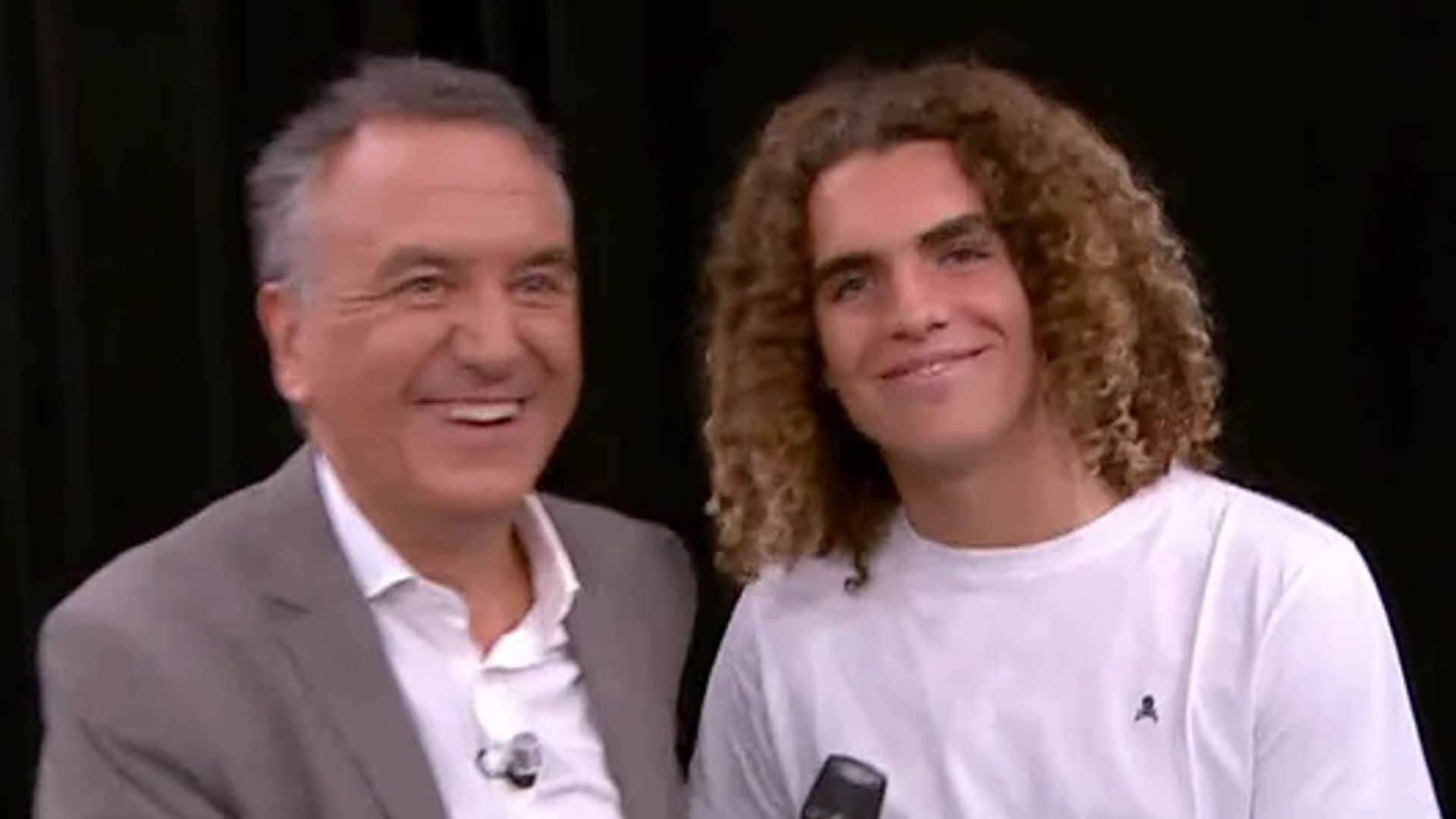 "Ha sacado los rizos de su padre": la divertida reacción de Sonsoles Ónega al ver al hijo de Roberto Brasero