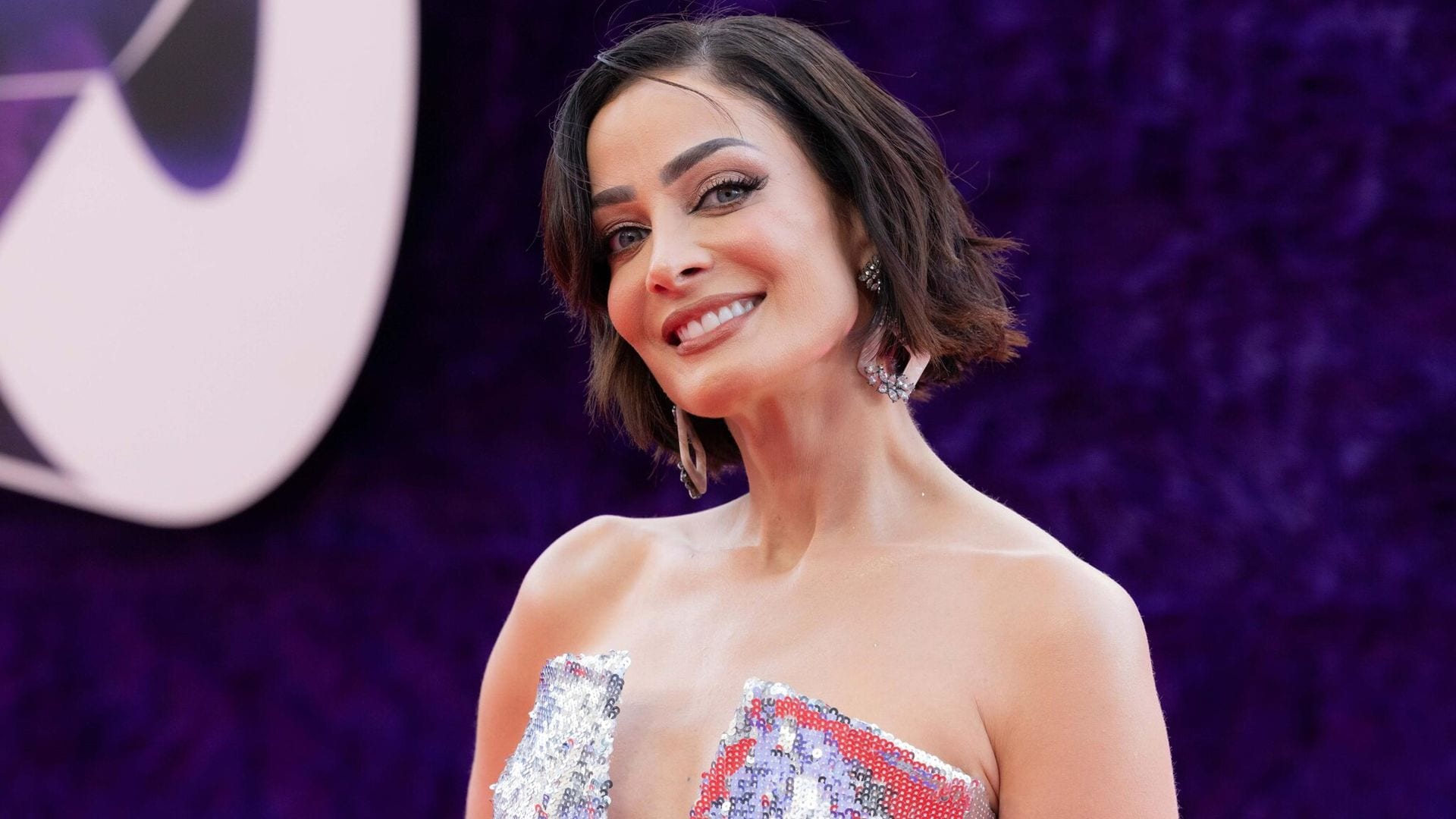 Entre lágrimas, Dayanara Torres agradece por alta distinción en su país: ‘No sé cómo explicar el honor que siento’