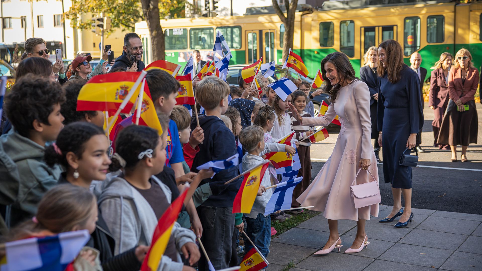 Los reyes Felipe y Letizia en Finlandia: de los niños cantando por José Luis Perales a la medalla de plata de Helsinki