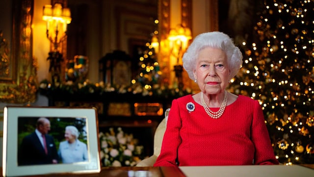 Reina Isabel II  