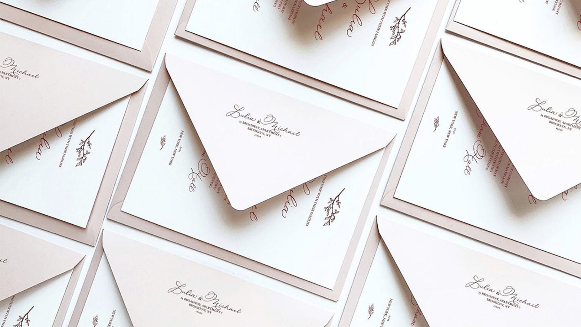 Sí, te vas a enamorar de estas invitaciones de boda en cuanto las veas