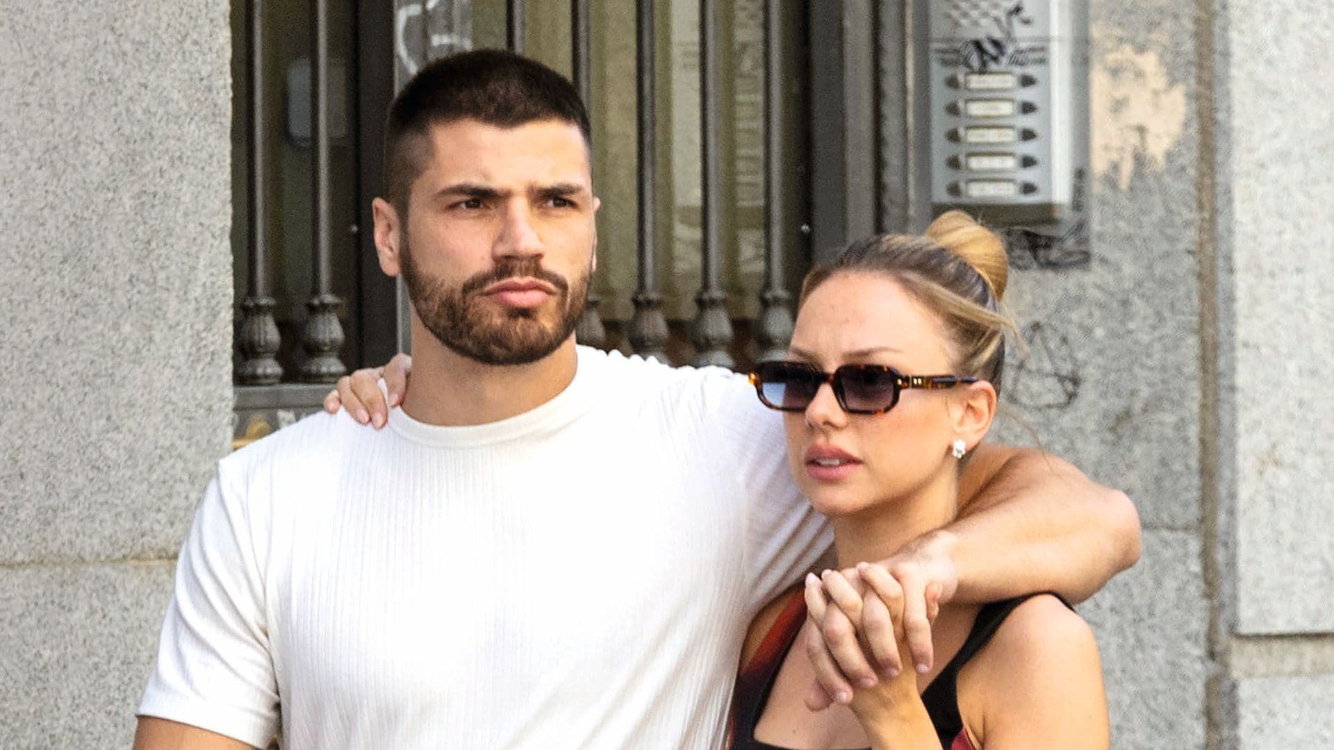 Las cariñosas fotos de Ester Expósito y Hugo Diego García en Madrid que confirman que son más que amigos