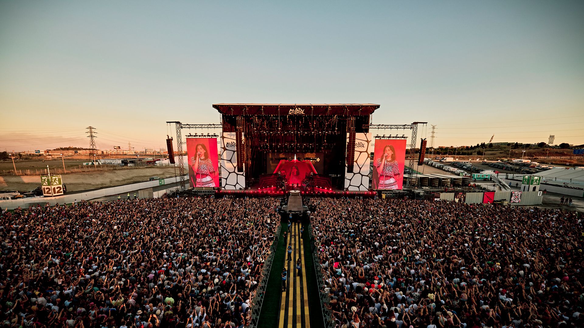 Dua Lipa en el escenario del festival Mad Cool en Madrid 