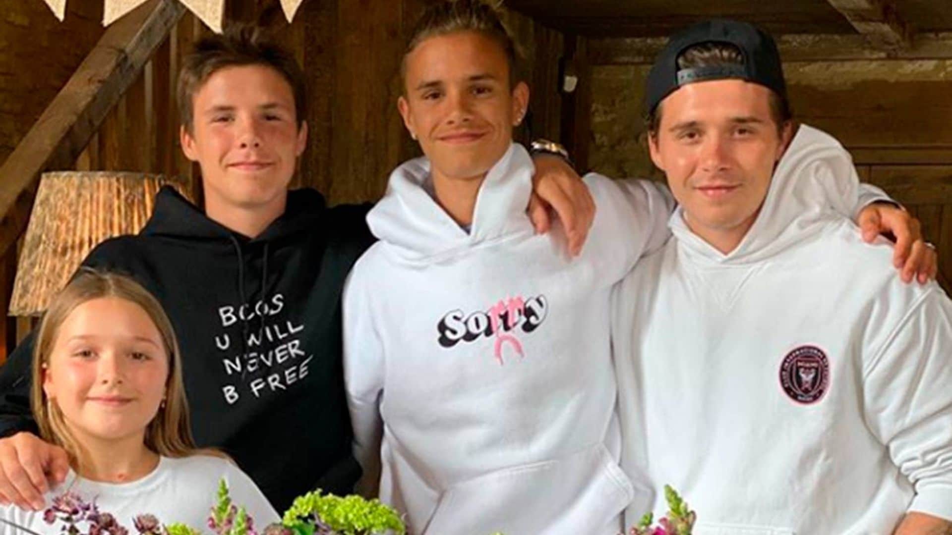Romeo Beckham celebra su 18 cumpleaños y sus padres comparten el mejor álbum de fotos