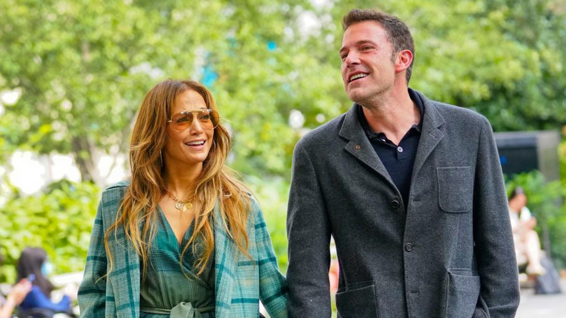 Jennifer Lopez y Ben Affleck: Un nombre secreto, el vestido, nada de vuelos y más detalles sobre la boda