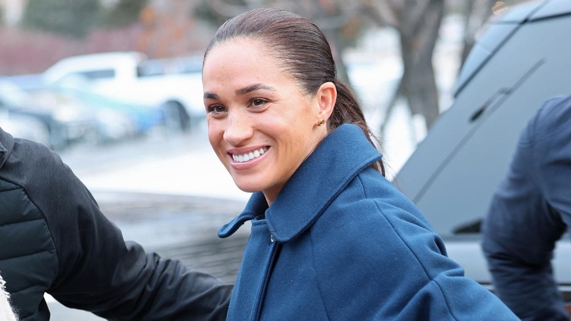Meghan Markle con coleta extralarga en Sundance.
