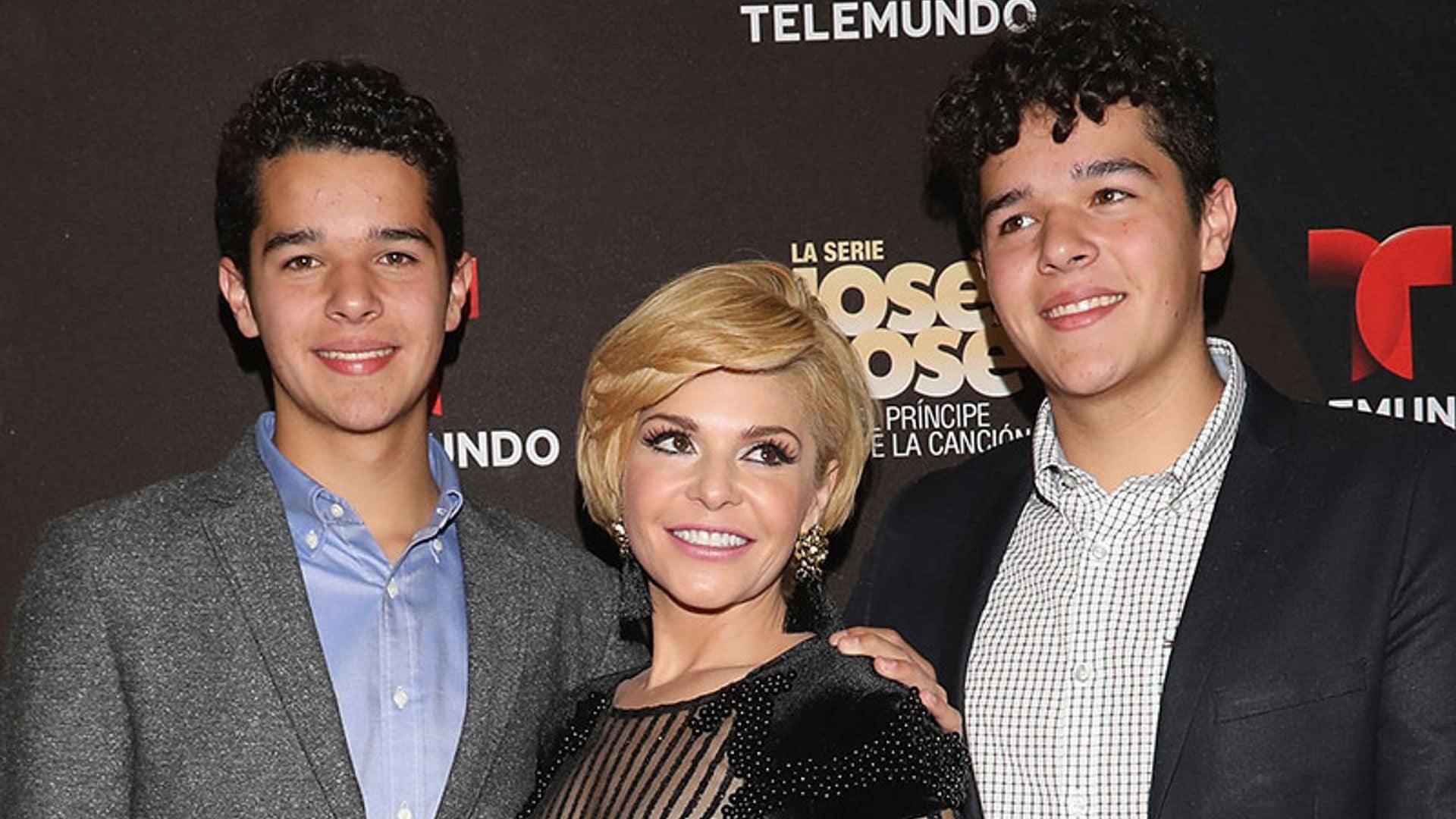 Los Santamarina y los Cantoral, unidos por la graduación de Eduardo, hijo de Itatí