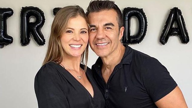 novia de adri n uribe