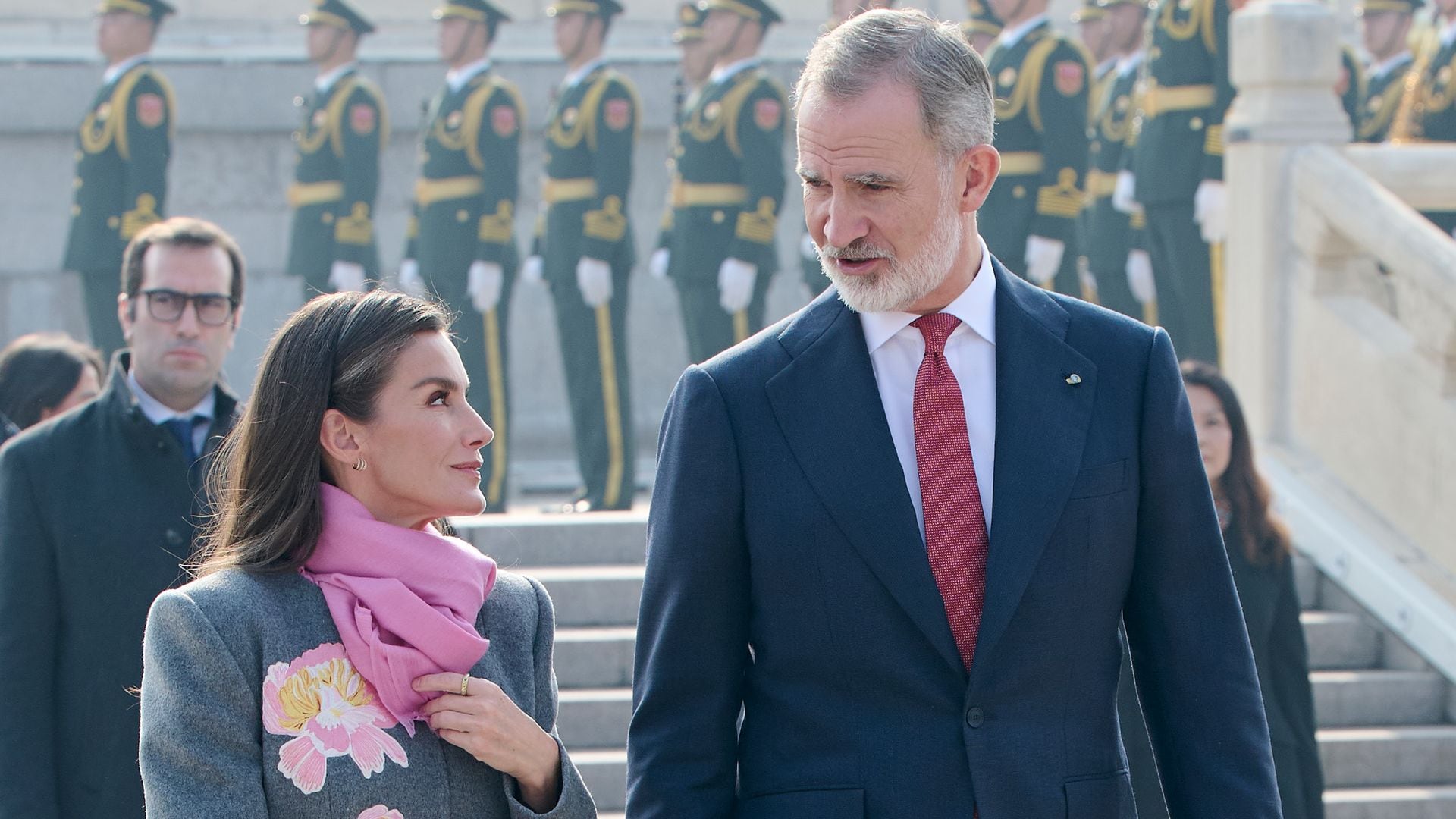Los reyes Felipe y Letizia protagonizan su acto más imponente en China: en la plaza más grande del mundo y con una puesta en escena de cine