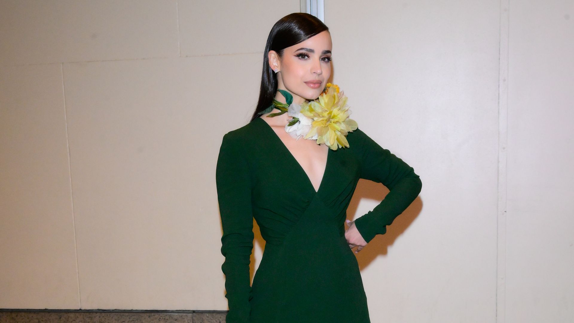 Sofía Carson tiene el accesorio perfecto para dar la bienvenida a la primavera