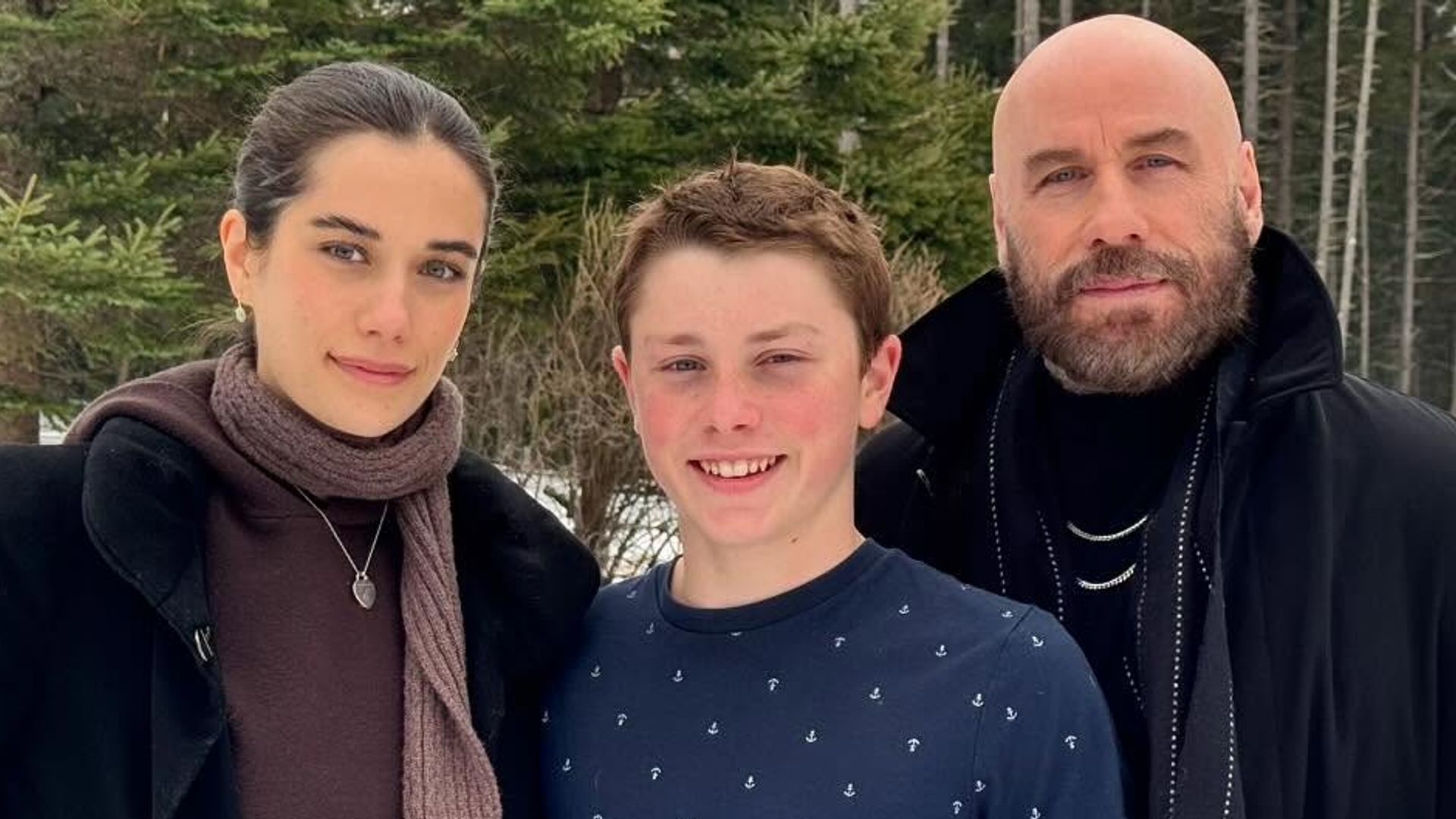 Benjamin, el hijo de 15 años de John Travolta, sorprende con su cambio físico en una foto junto a su hermana Ella