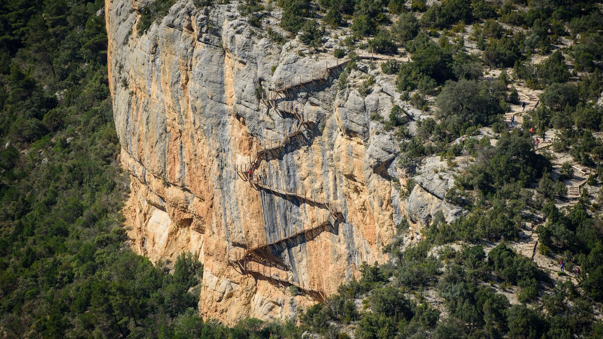 5 rincones mágicos de Huesca que te dejarán sin palabras esta primavera