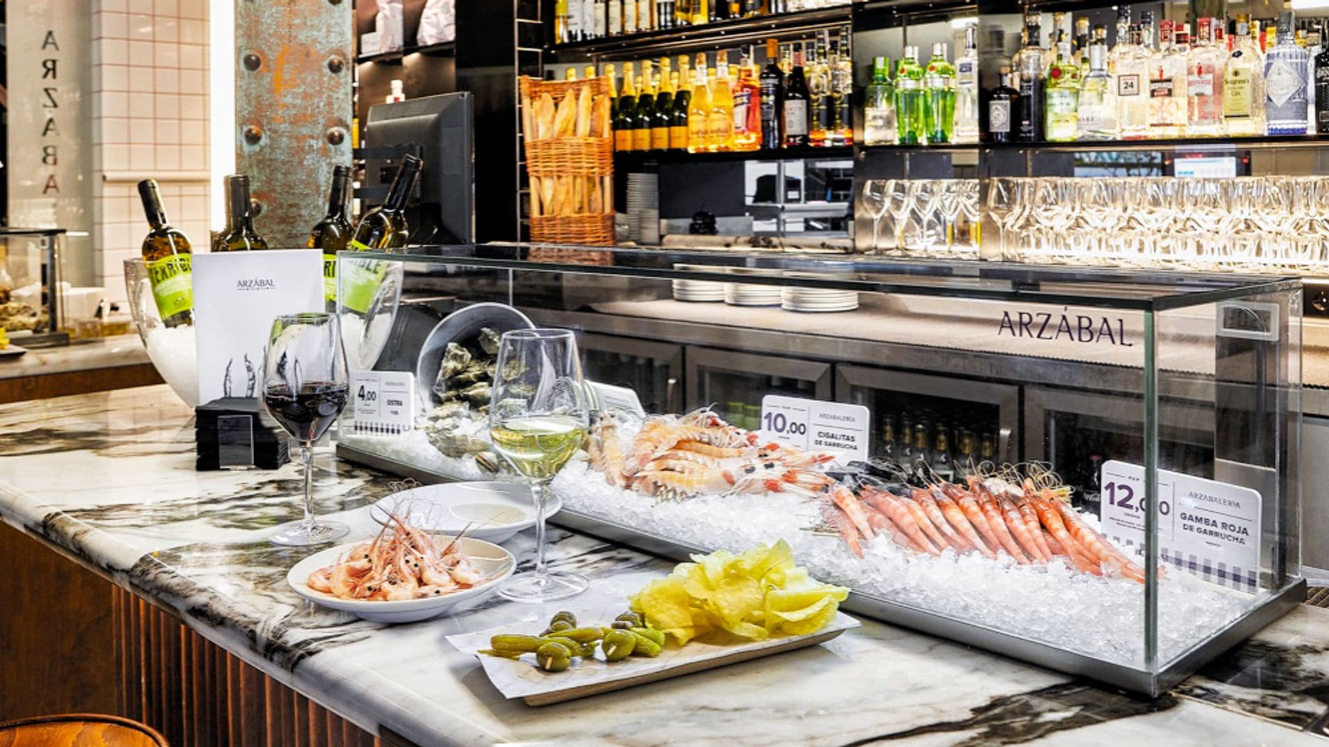 Barra del restaurante Arzábal en Retiro, Madrid