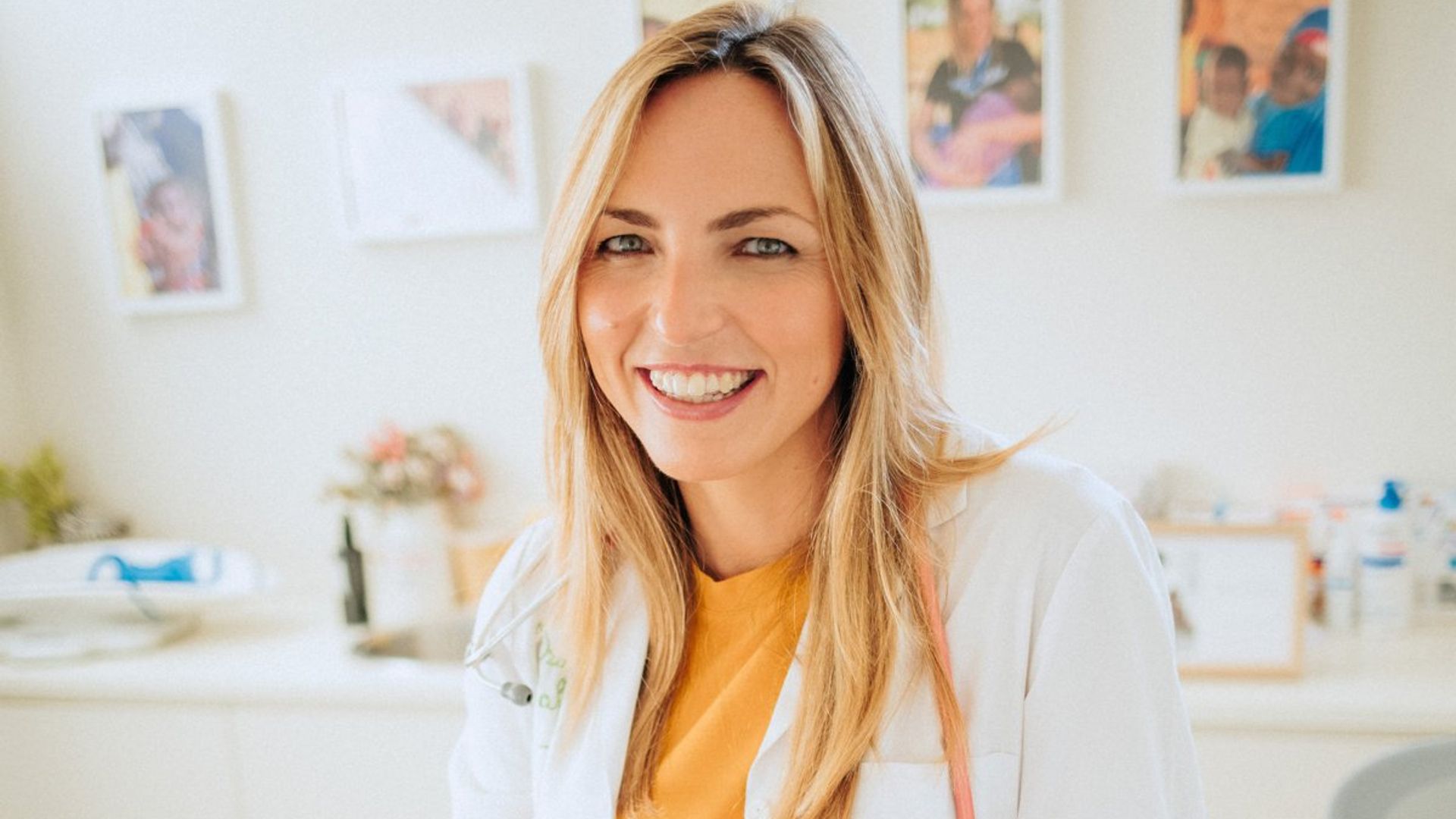 Lucía Galán: “Los cuentos llegan mejor a los niños que darles una clase magistral”