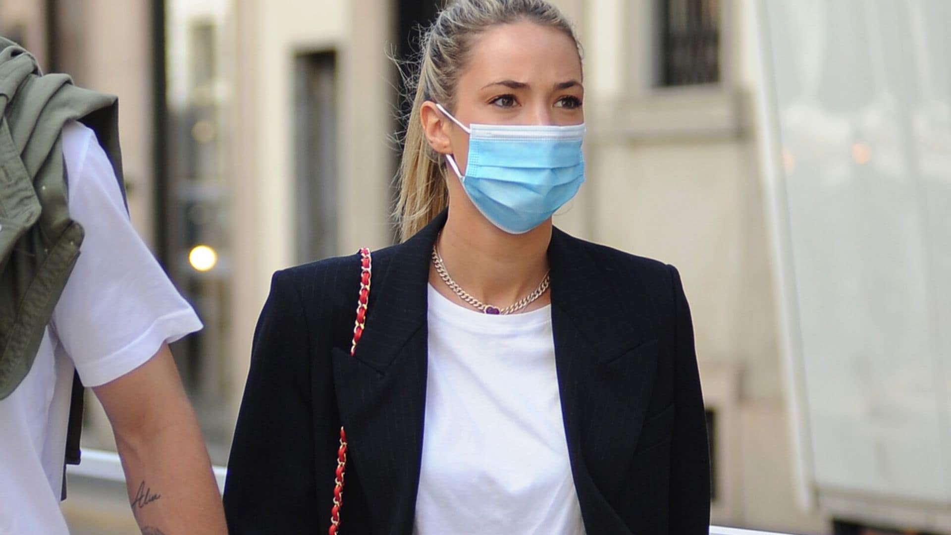 Almas gemelas: Alice Campello y Álvaro Morata conectan sus looks con pantalón pitillo y zapatillas