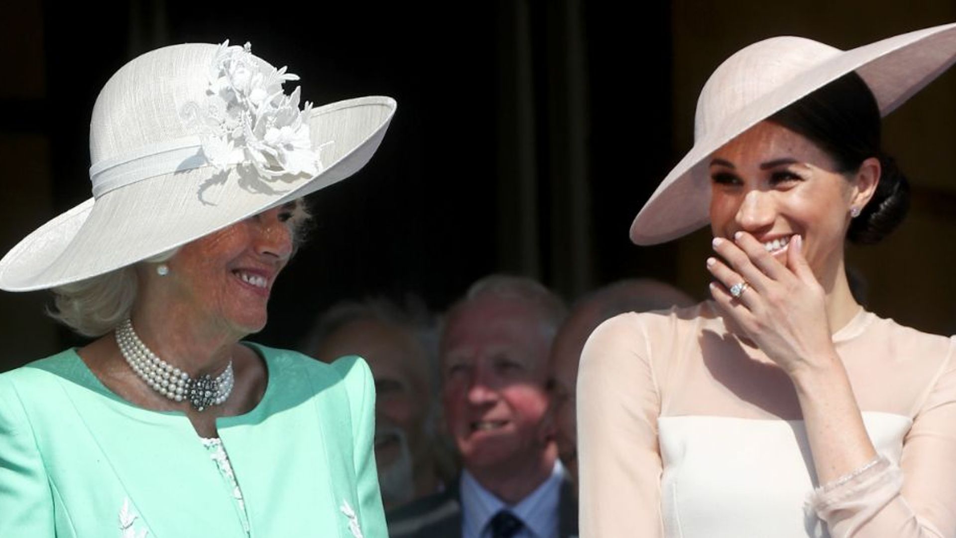 El bolso que Camila Parker 'copió' de Meghan Markle