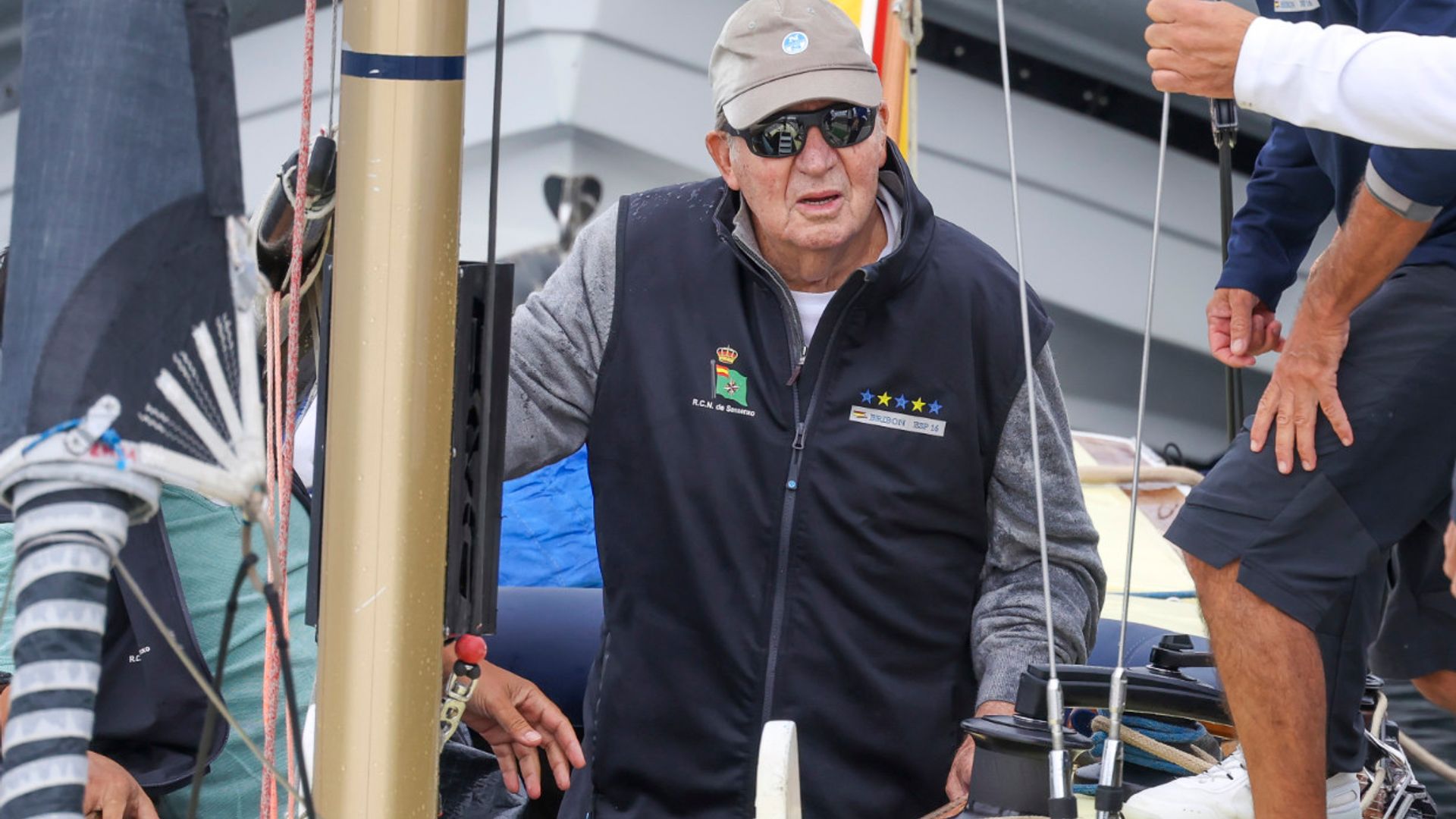 El rey Juan Carlos protagoniza un inesperado encuentro familiar en Sanxenxo