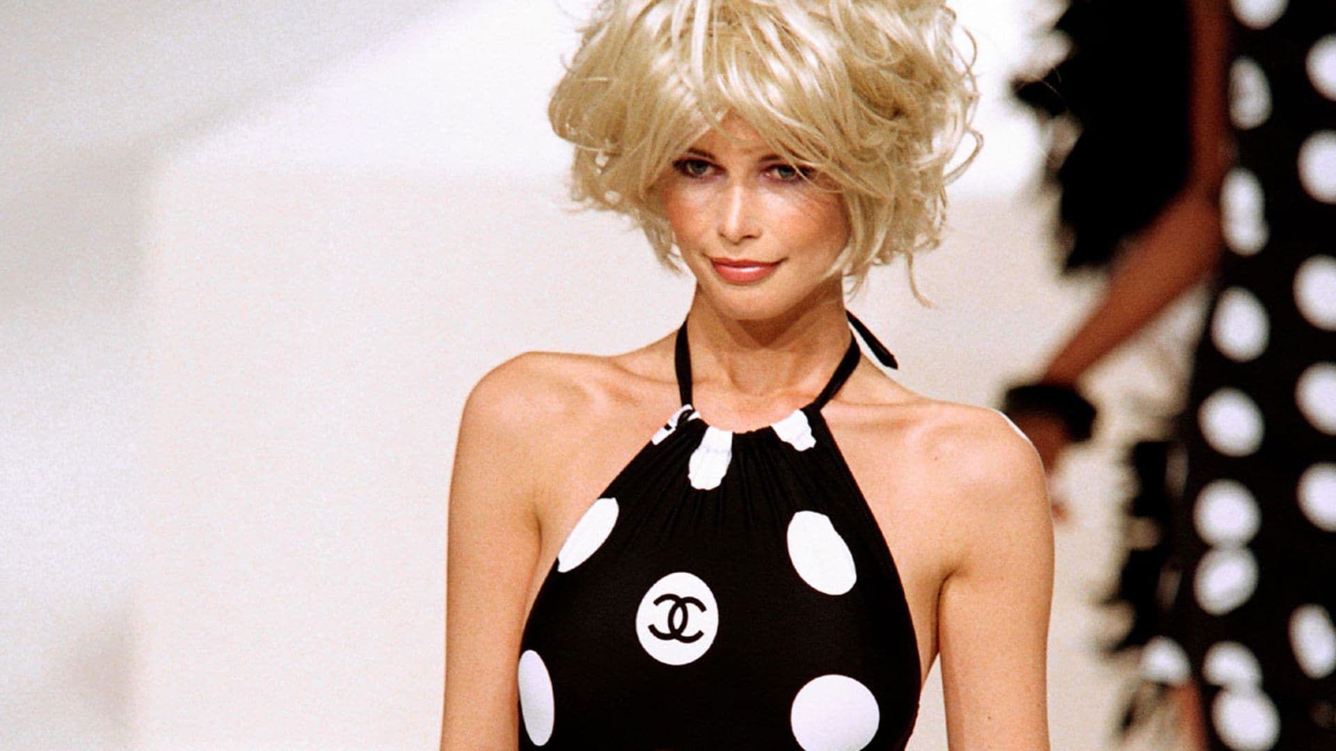 Claudia Schiffer, Naomi Campbell y ahora tú: así se llevan los bañadores que más estilizan