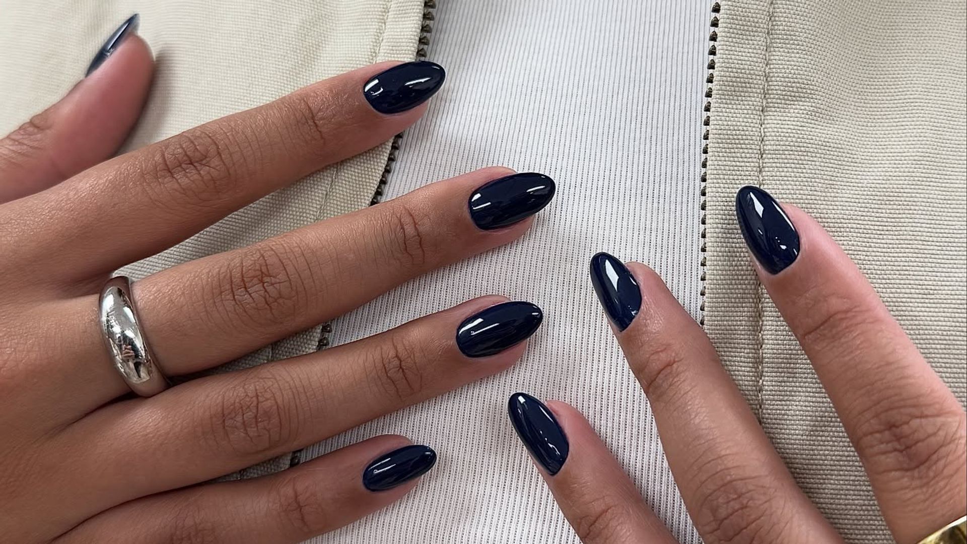 Las 12 manicuras de otoño más recomendadas a partir de los 40 para rejuvenecer y dar un toque elegante