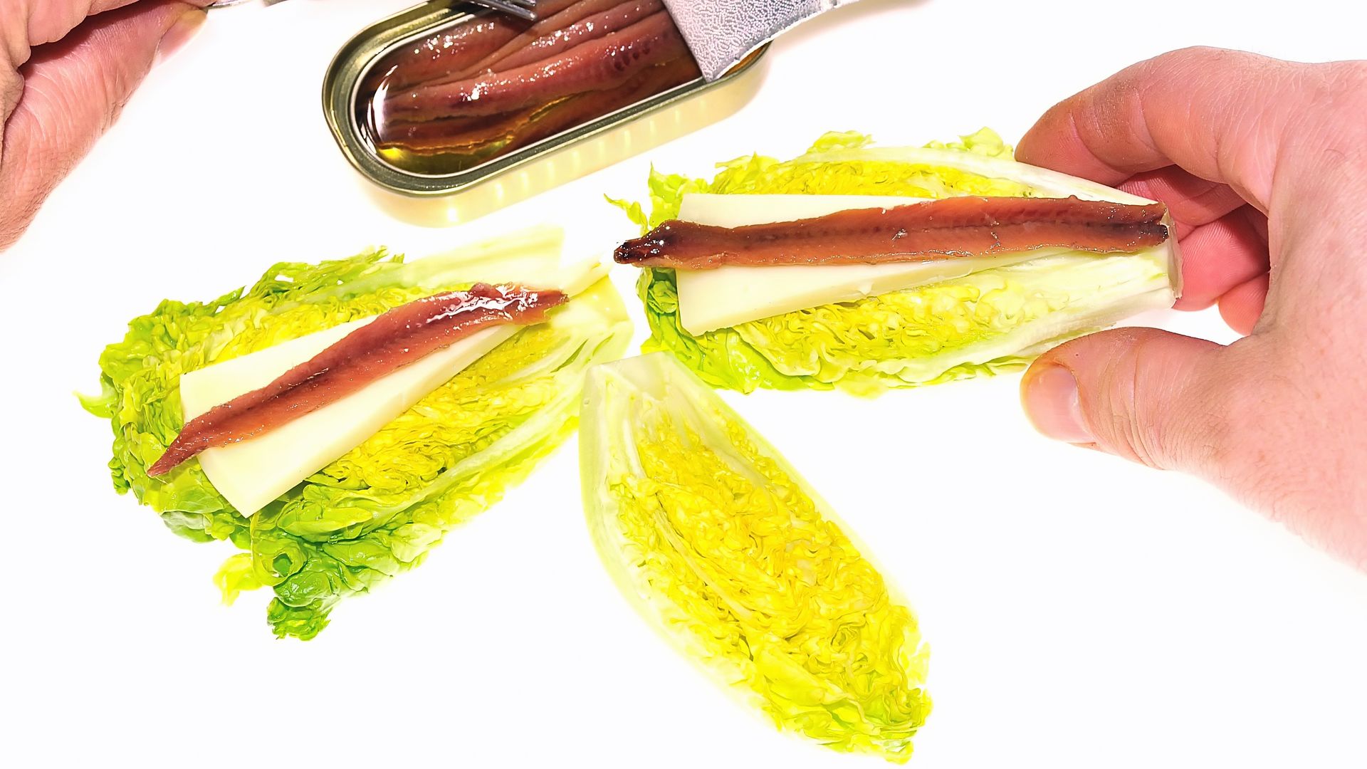 La receta veraniega más sencilla y refrescante: cogollos de lechuga con anchoas
