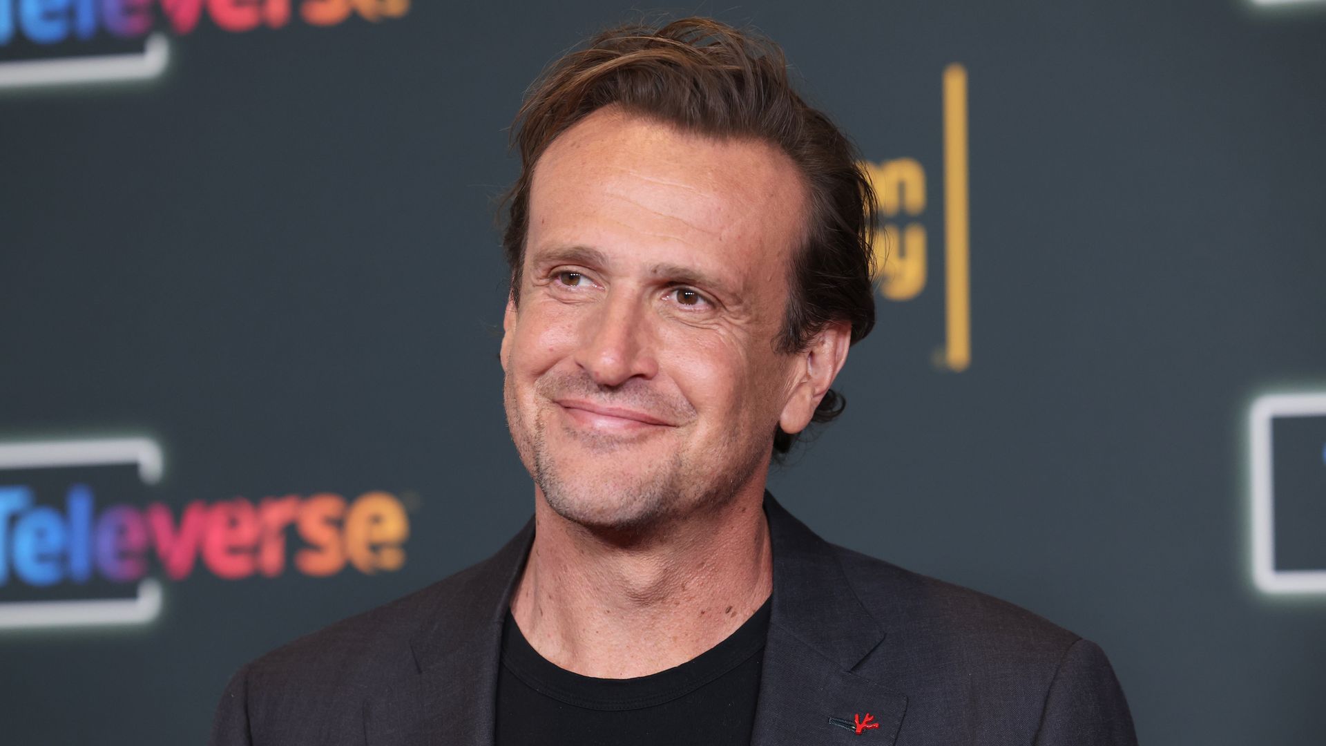 Jason Segel actualmente triunfa con 'Terapia sin filtro' junto a Harrison Ford