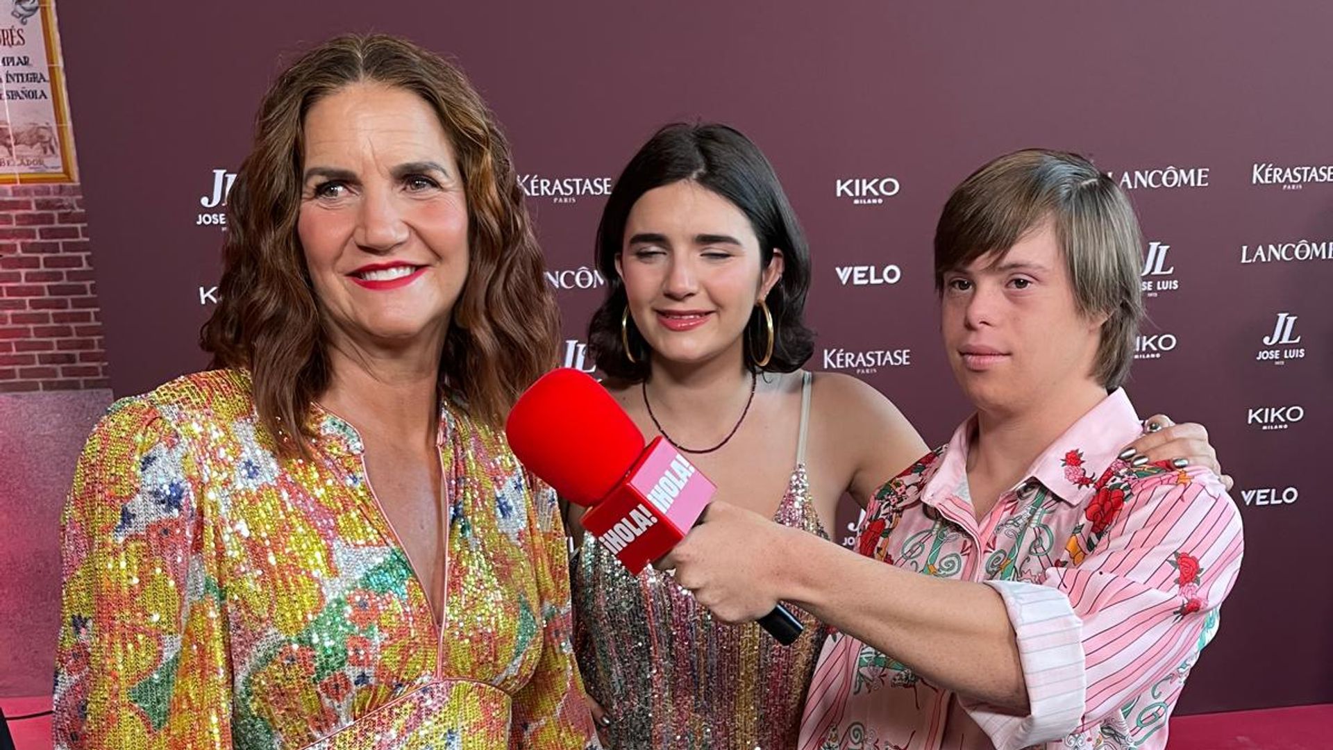 Samantha Vallejo Nájera con sus hijos, Cloe y Roscón en los GEN ¡H!