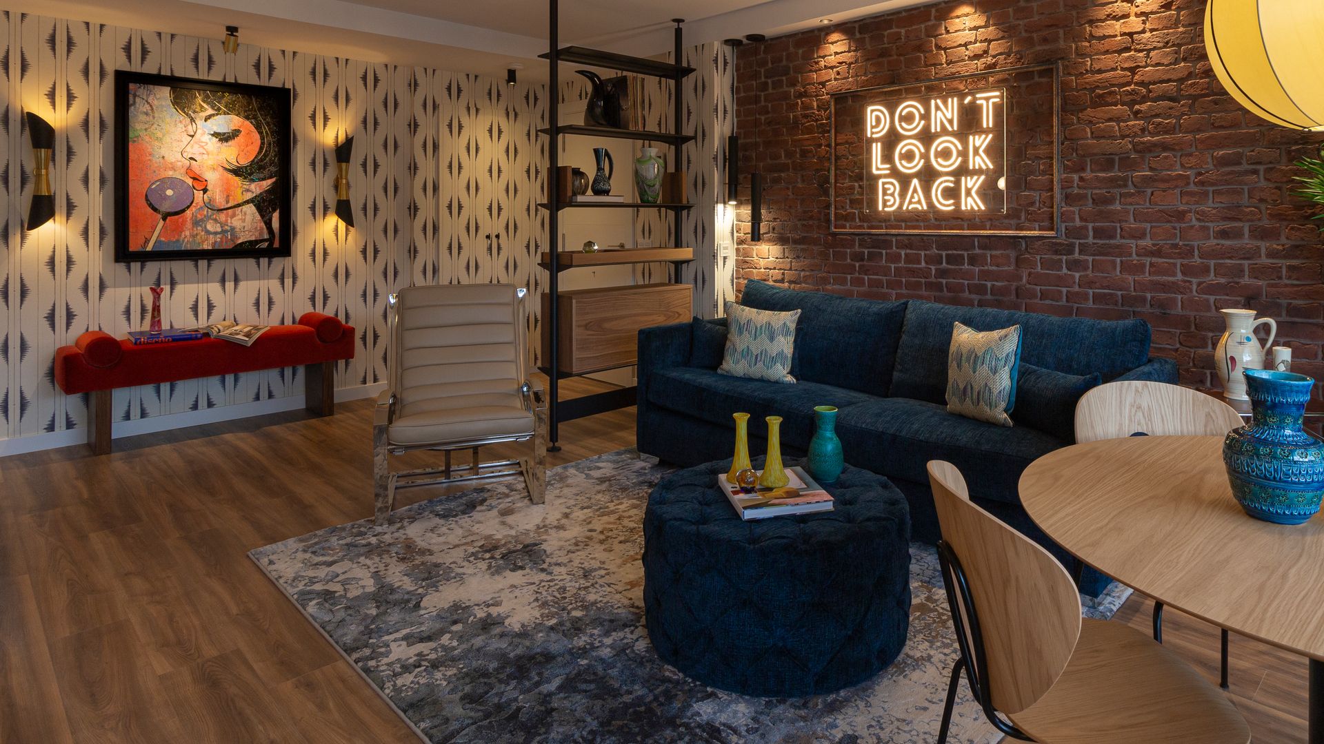 Salón-comedor conectado con la entrada a la vivienda