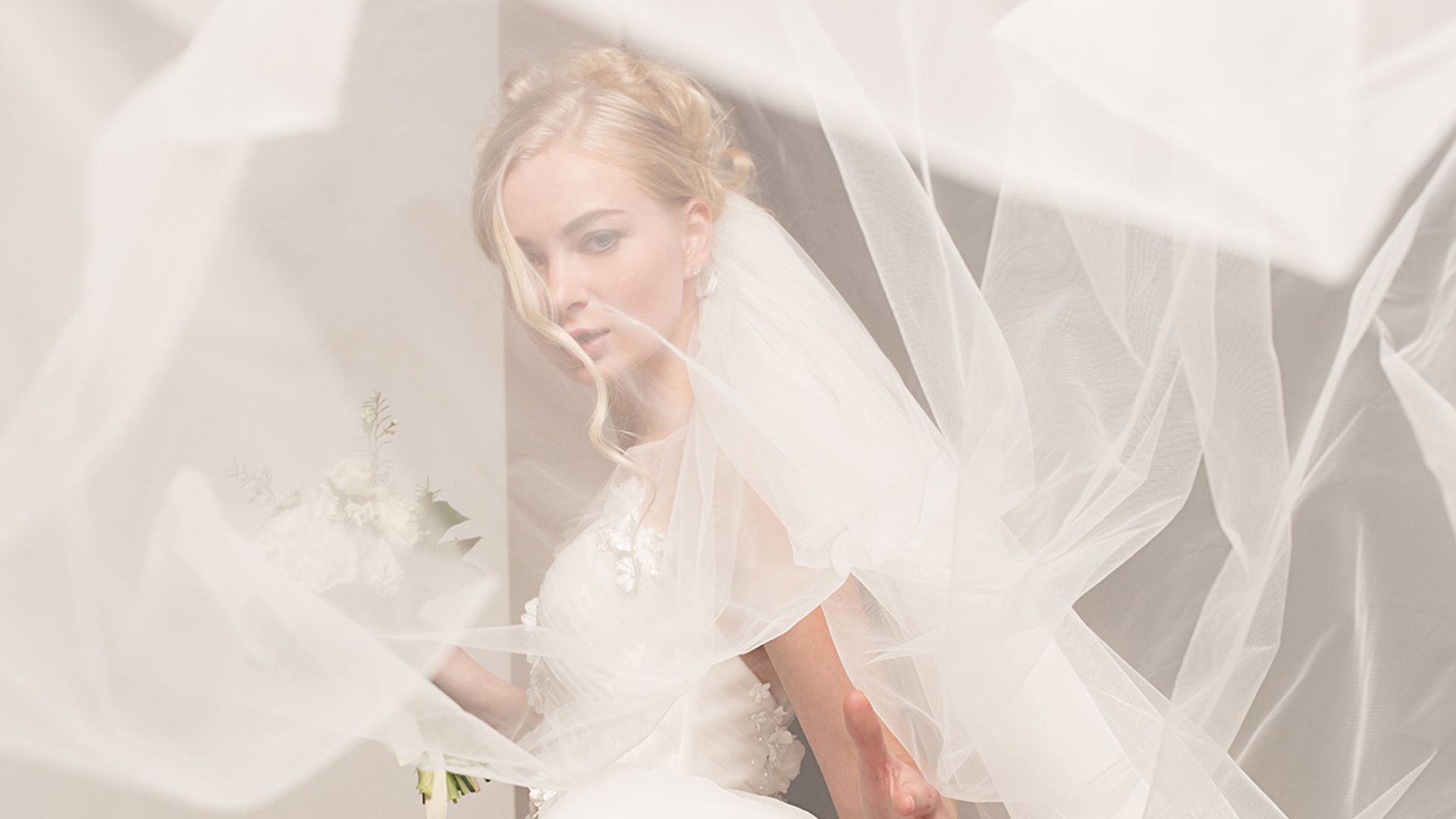 Valmont Barcelona Bridal Fashion Week: Descarga su APP y disfruta de los desfiles en primera fila