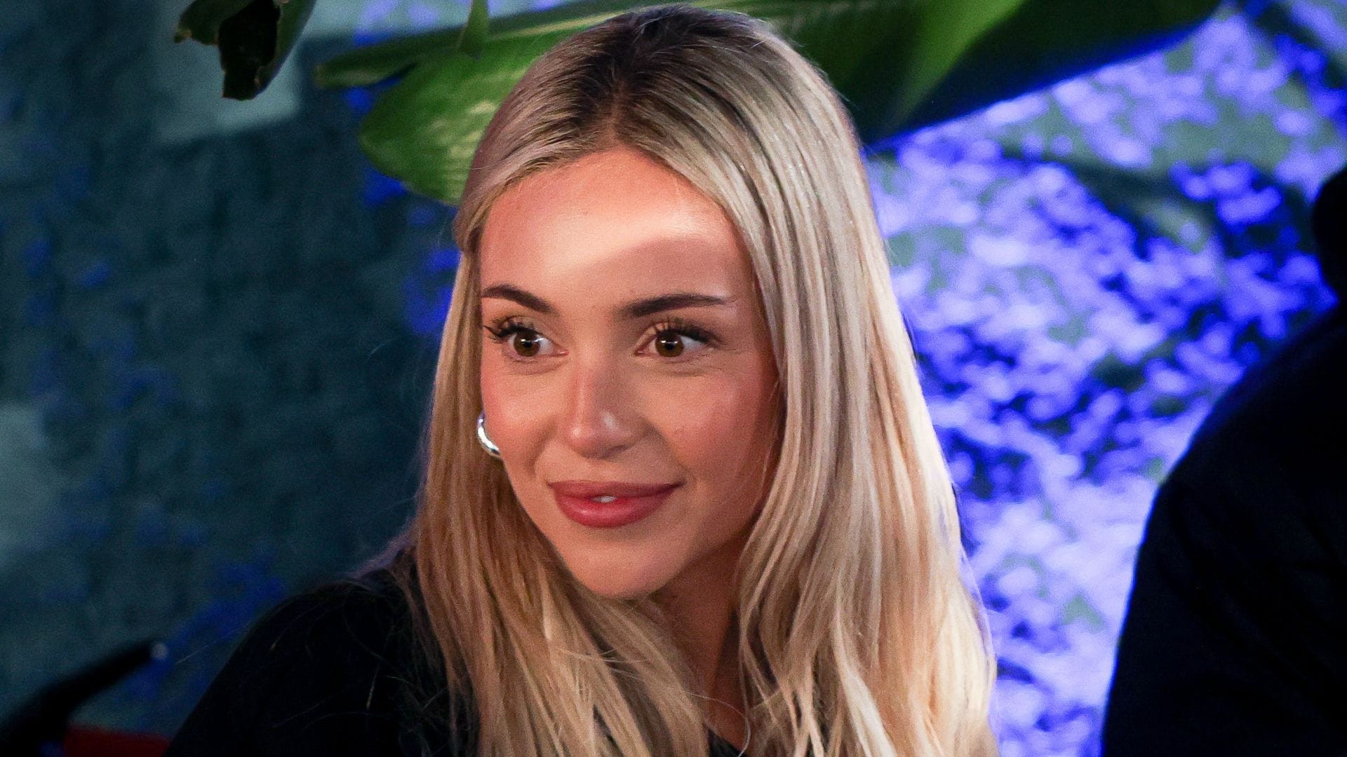 Ana Mena en la fiesta de la nueva película de su novio, Óscar Casas, en Madrid