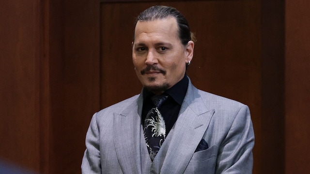 Johnny Depp en la corte en Fairfax, Virginia, en abril de 2022 durante su juicio contra Amber Heard.