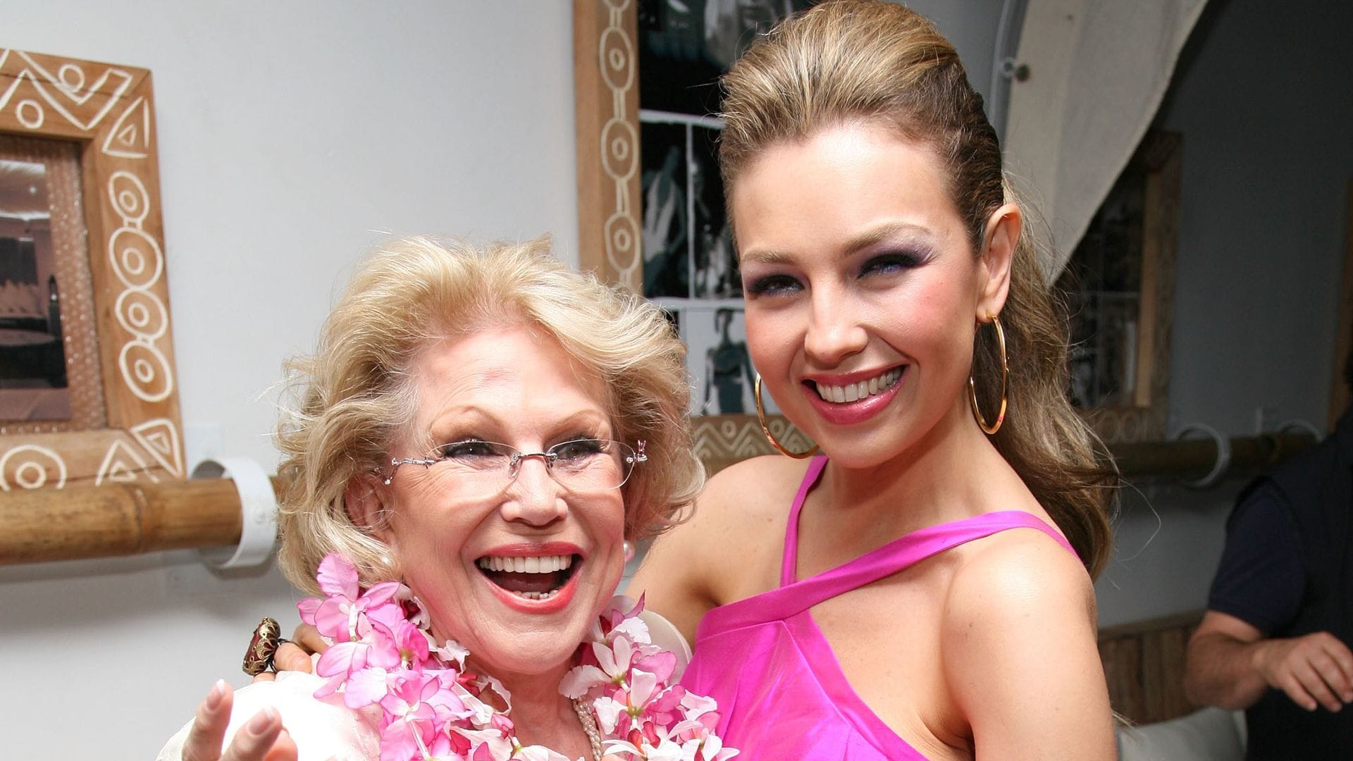Thalía junto a su mamá Yolanda Miranda.