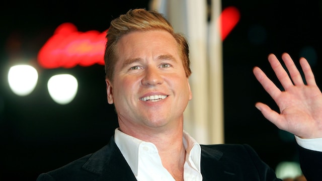 Actor Val Kilmer arrives at the Warner Bros. premiere of "Kiss Kiss Bang Bang" 