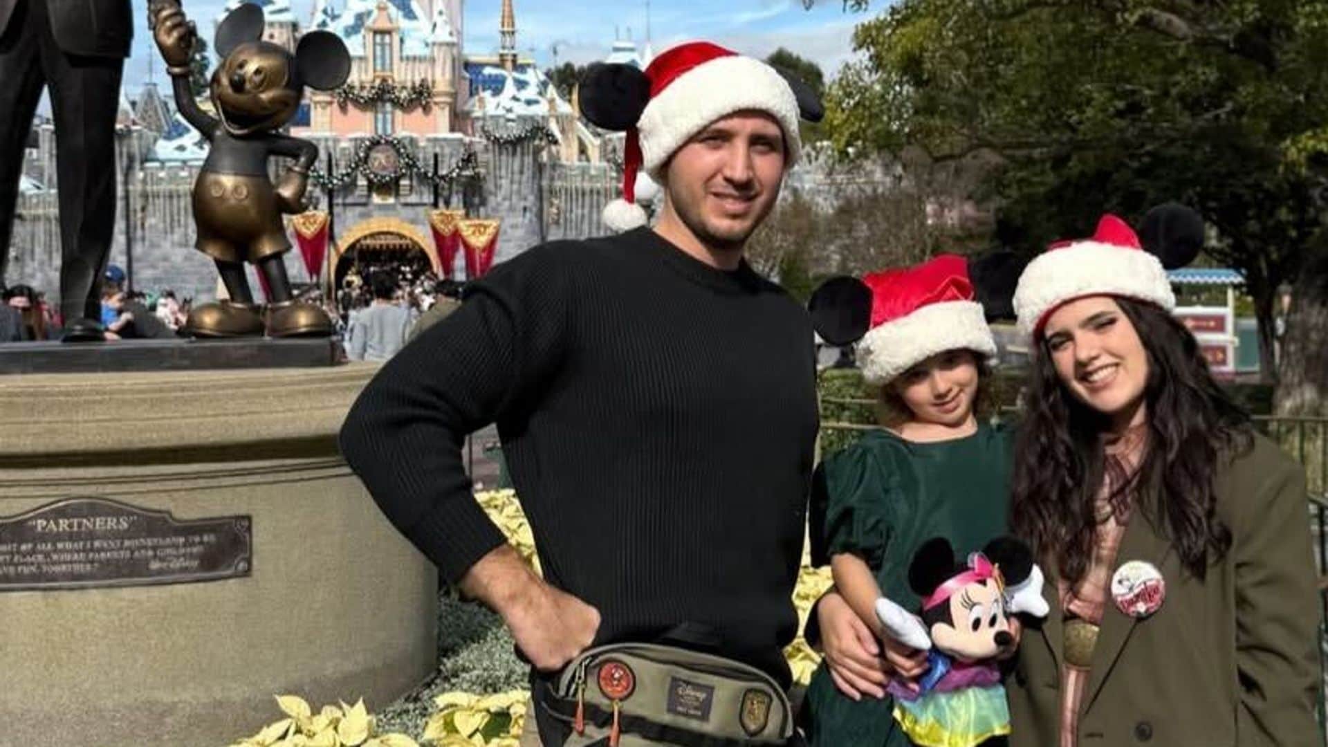 Camila Fernández y su familia en Disney