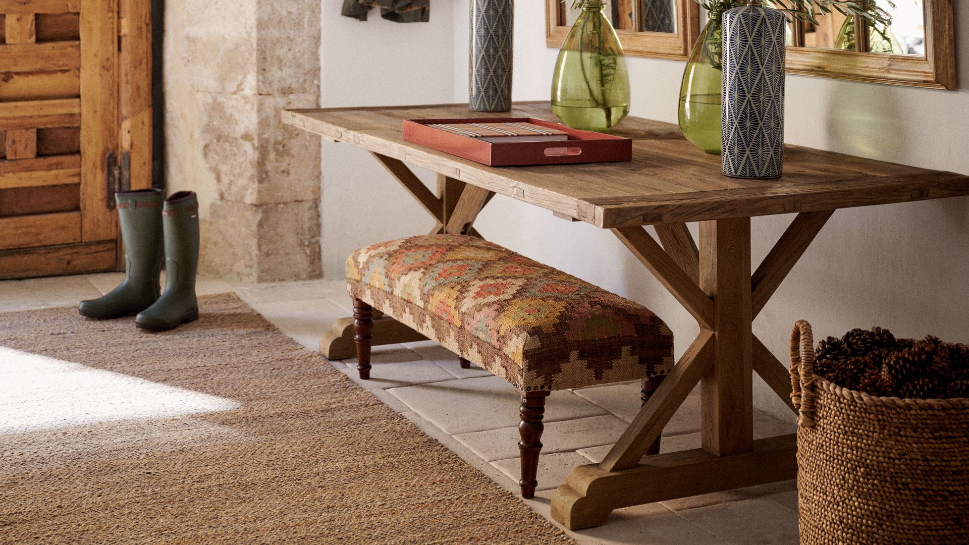 ​​10 muebles que harán que tu recibidor deje de ser una simple zona de paso y gane protagonismo