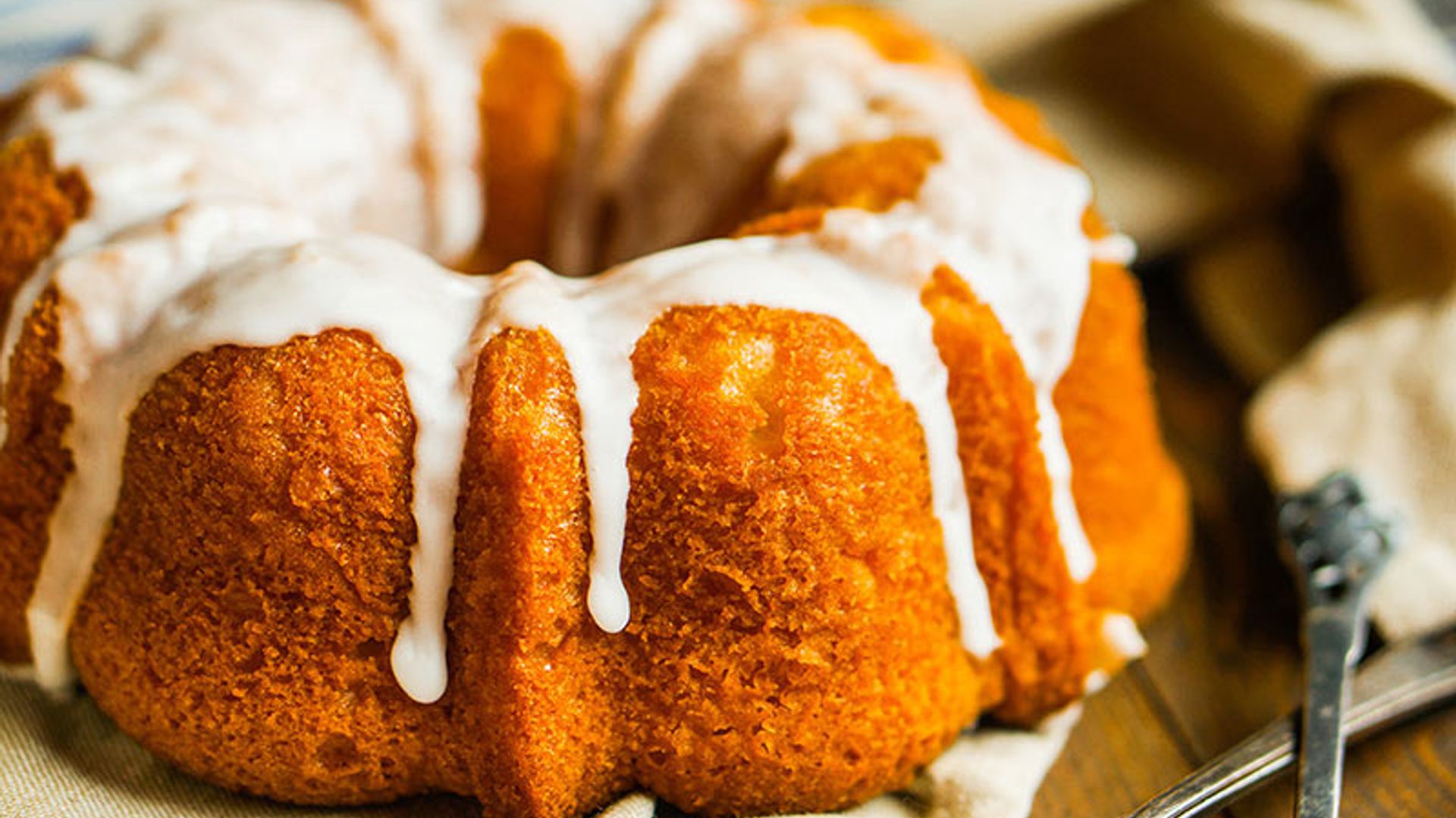 'Bundt Cake' de manzana y cúrcuma